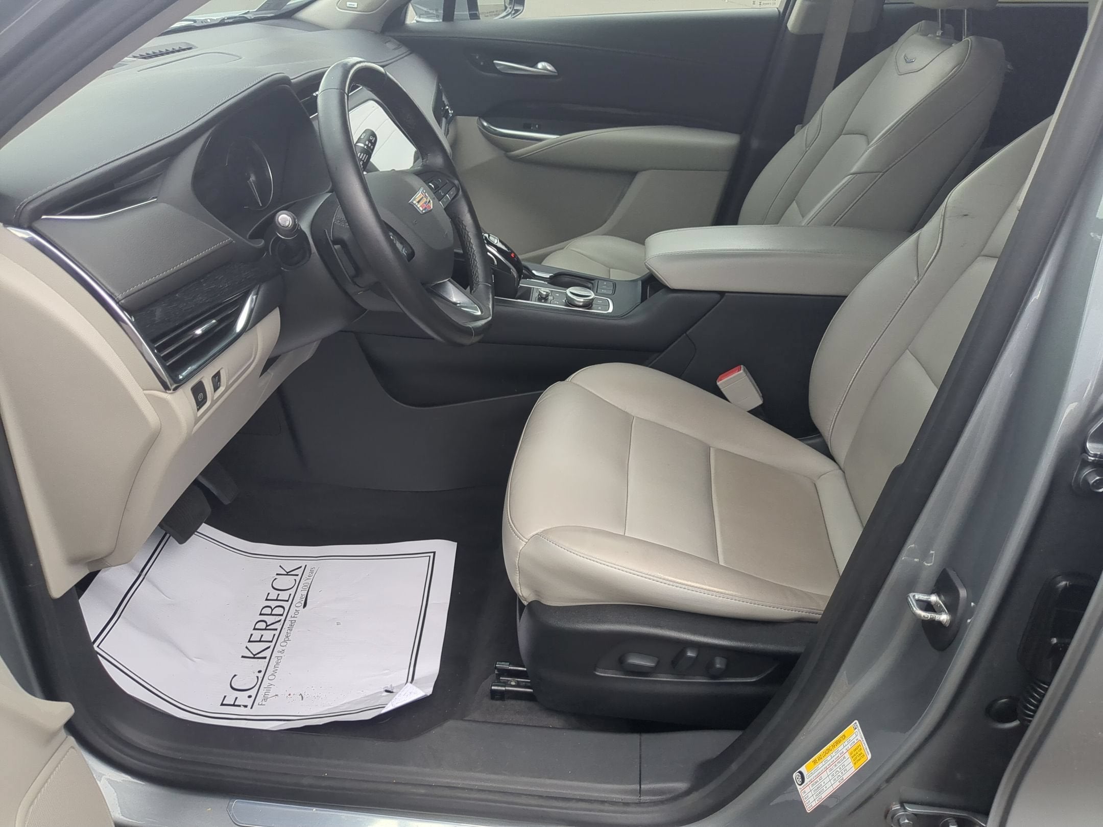 2023 Cadillac XT4 Premium Luxury