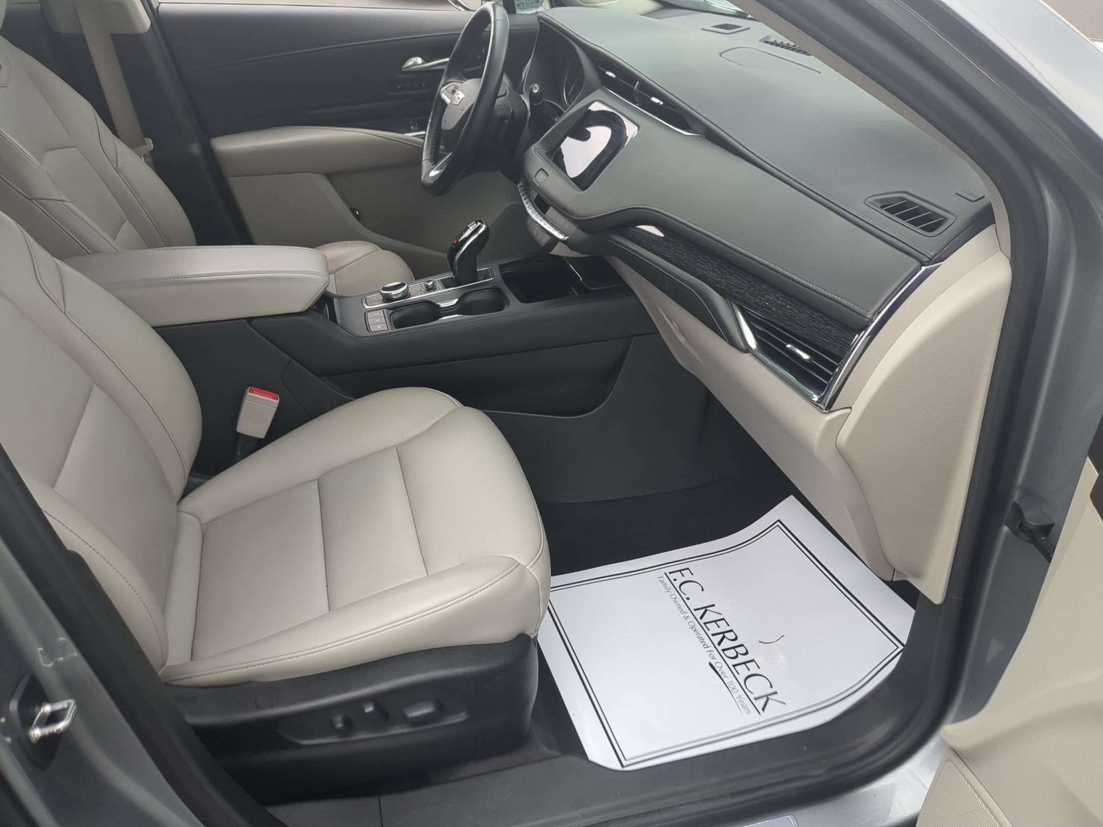 2023 Cadillac XT4 Premium Luxury