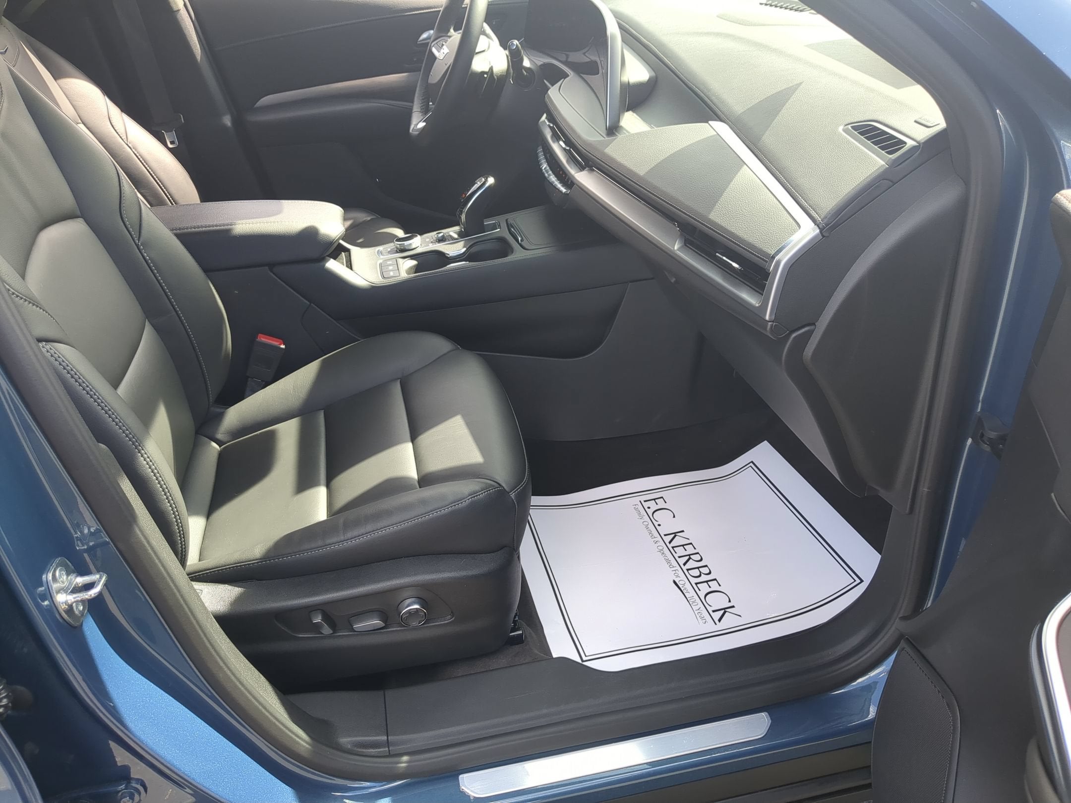 2025 Cadillac XT4 Premium Luxury