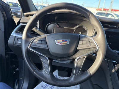 2022 Cadillac XT5 Premium Luxury