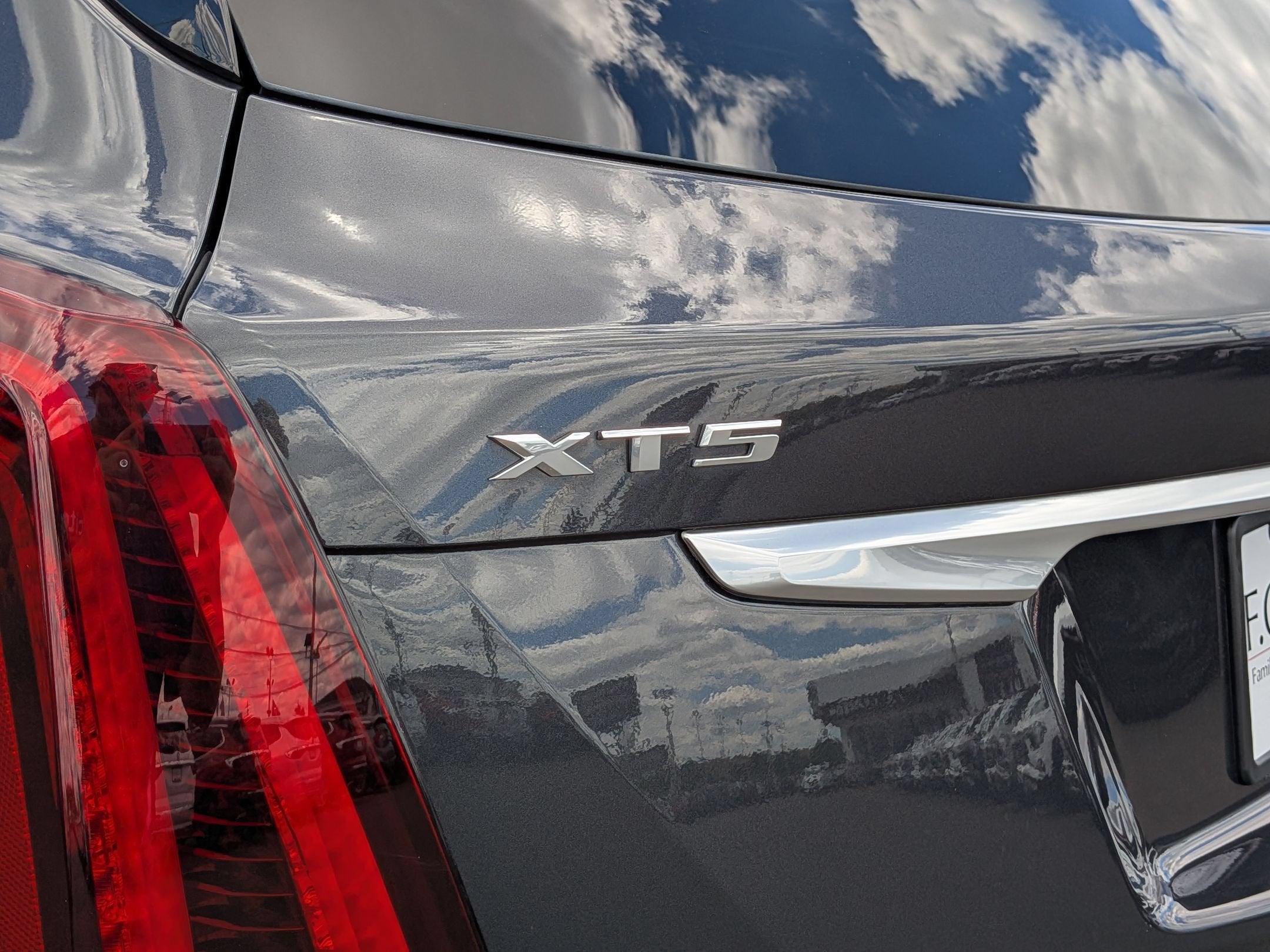 2022 Cadillac XT5 Premium Luxury