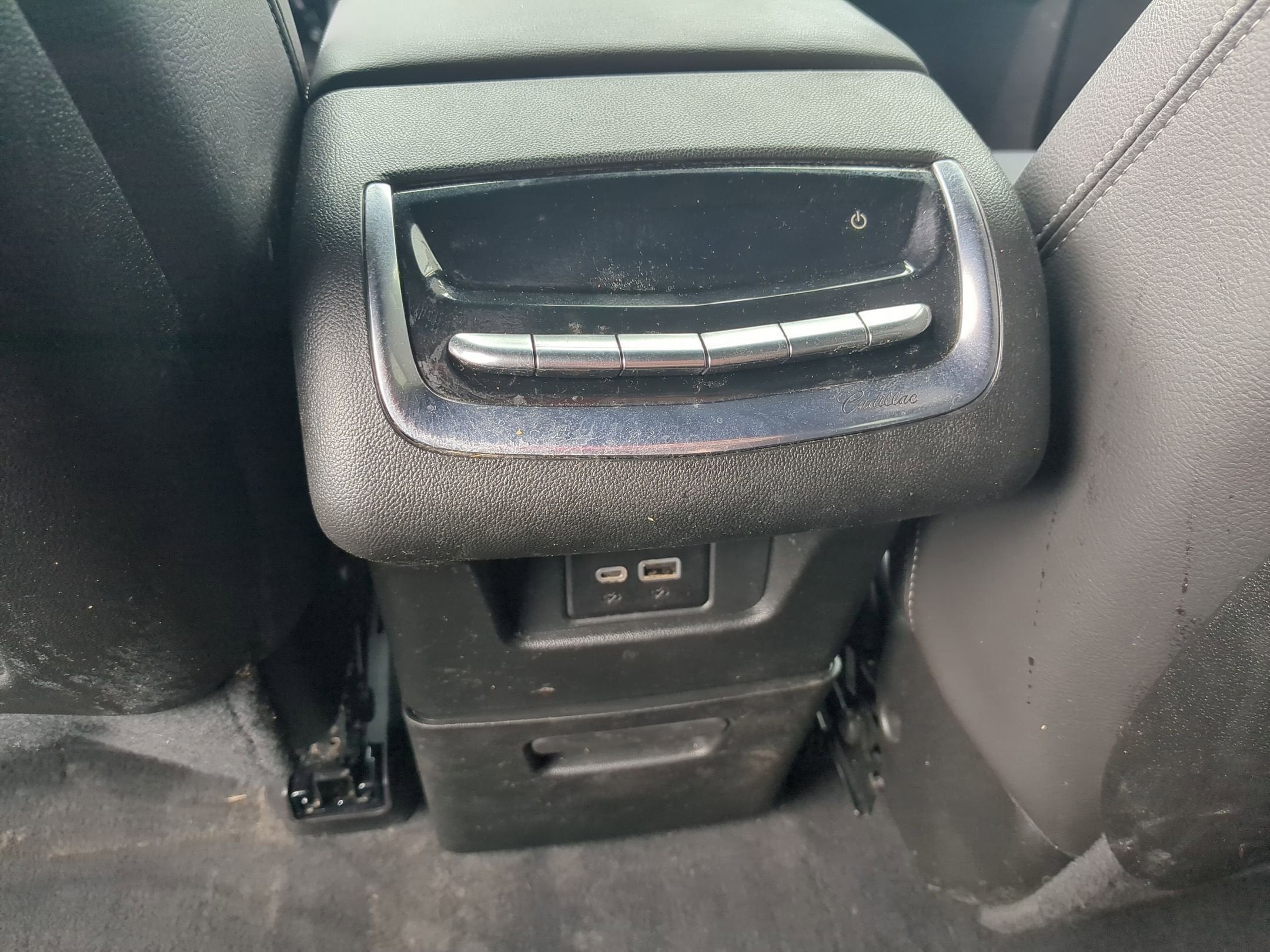 2025 Cadillac XT6 Luxury