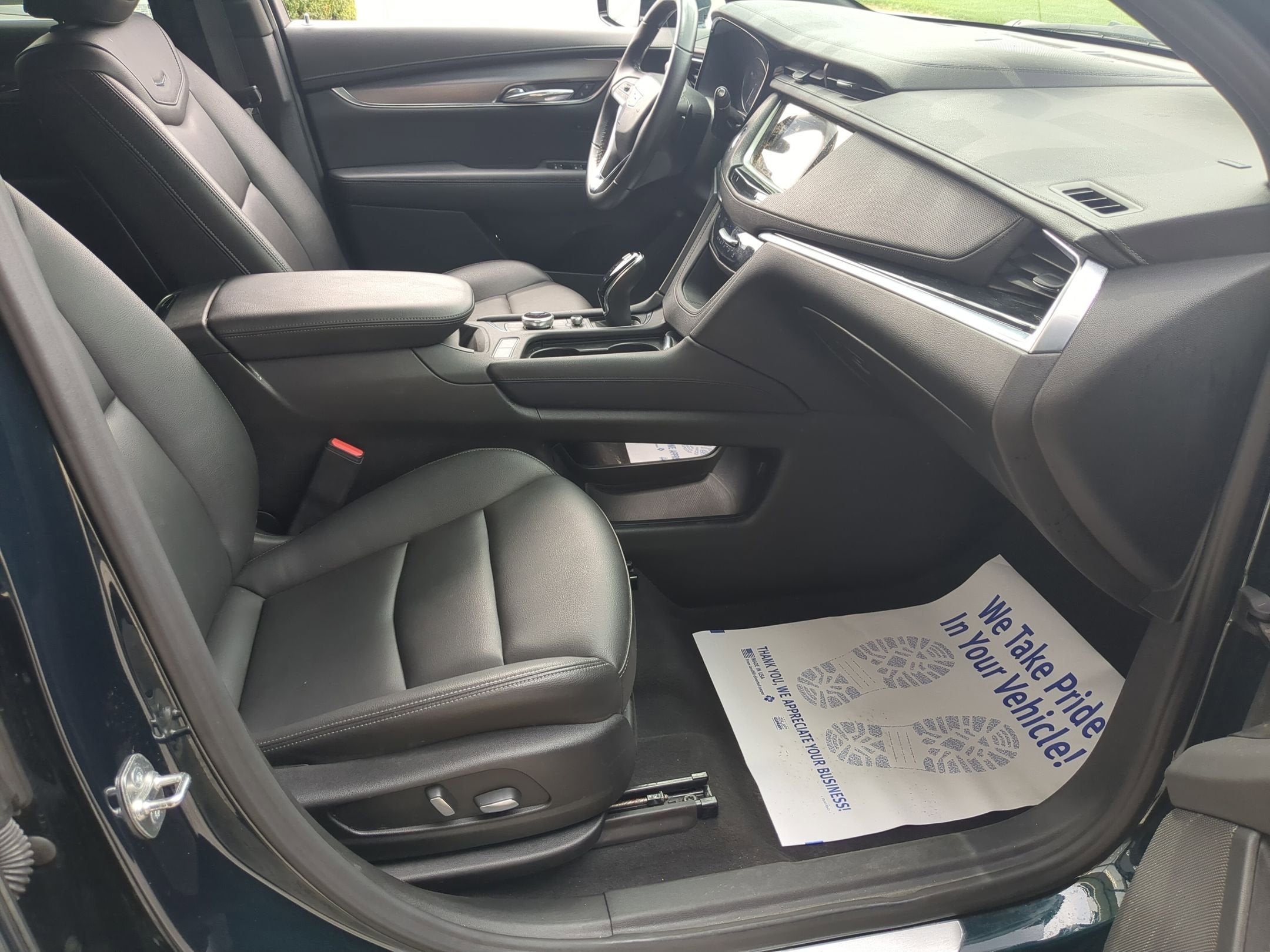 2025 Cadillac XT6 Luxury