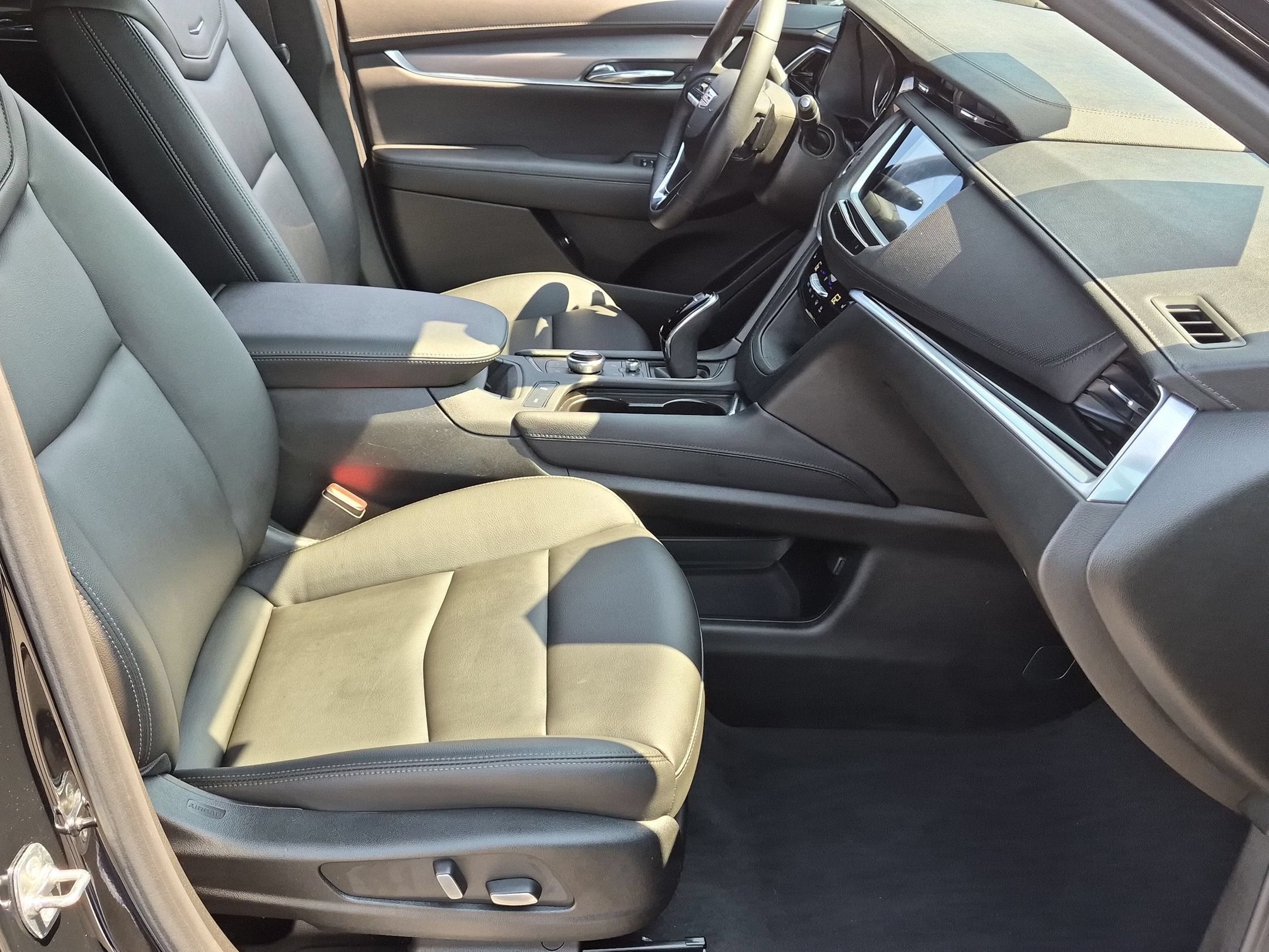 2024 Cadillac XT6 Luxury