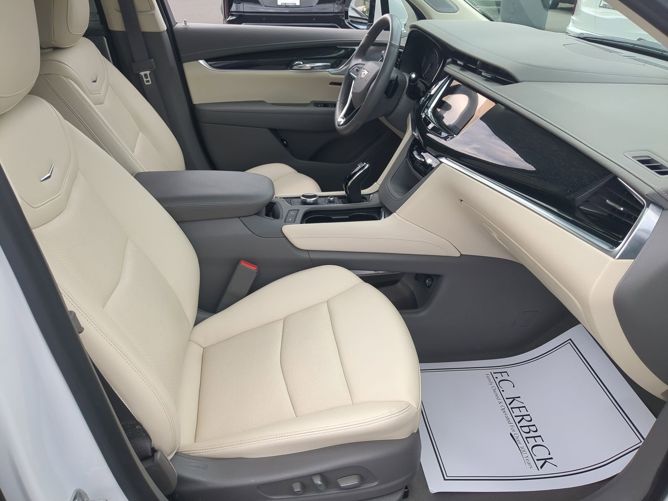 2023 Cadillac XT6 Premium Luxury