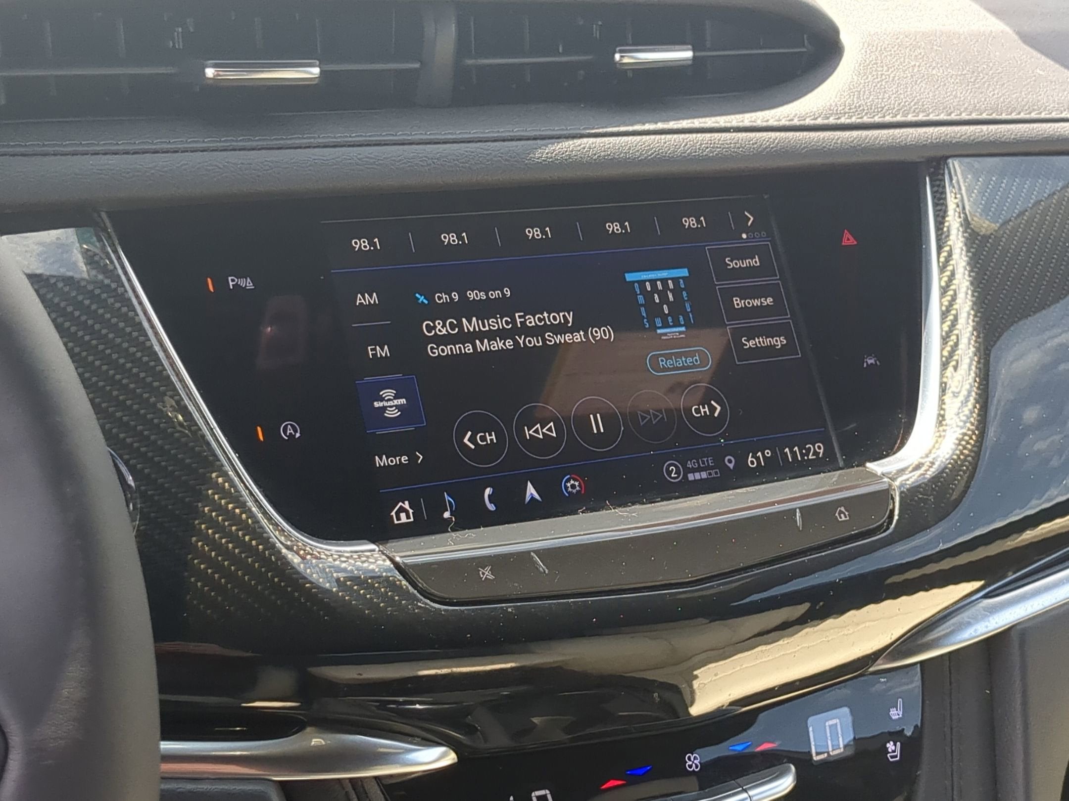 2024 Cadillac XT6 Sport