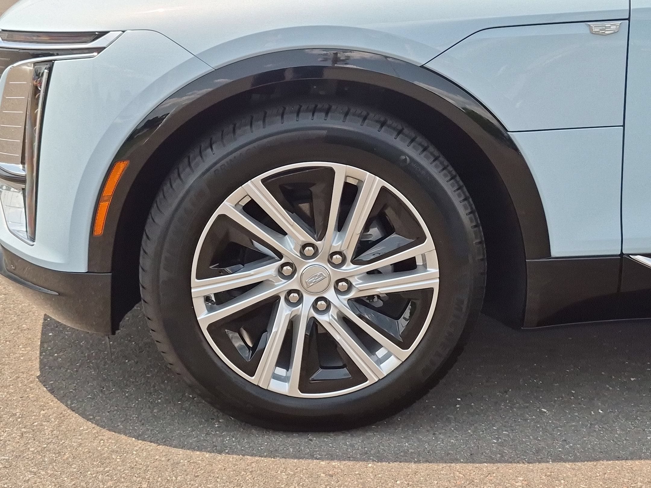 2024 Cadillac LYRIQ Tech