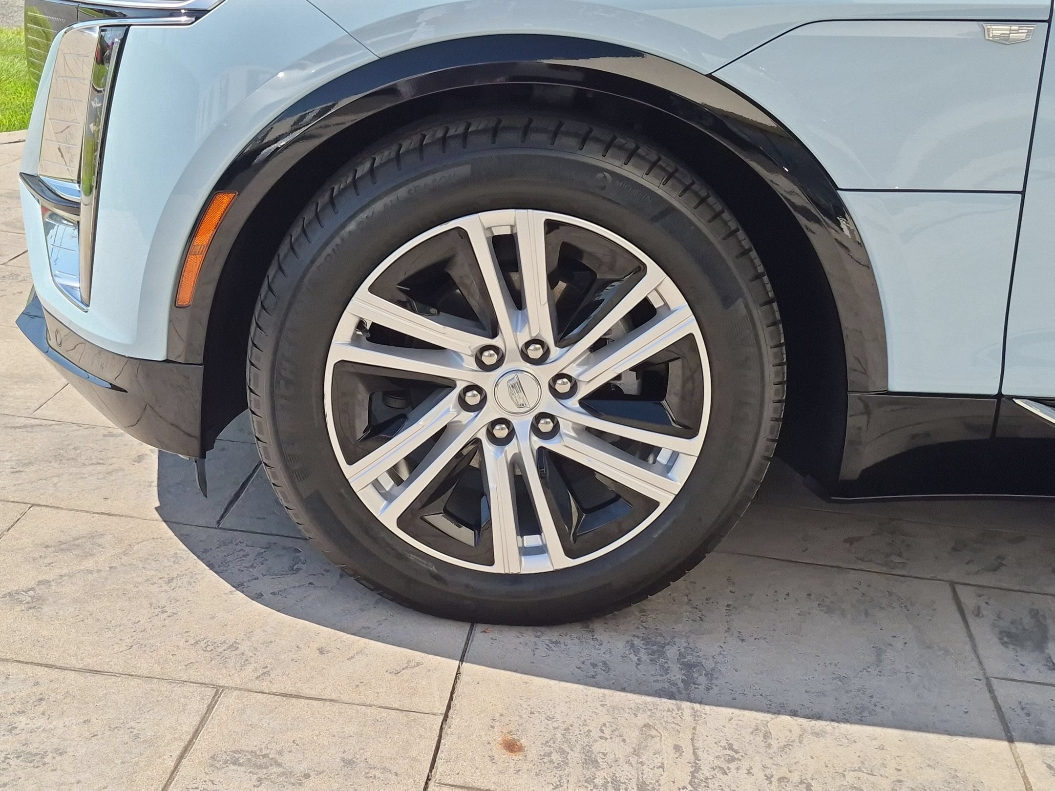 2024 Cadillac LYRIQ Tech