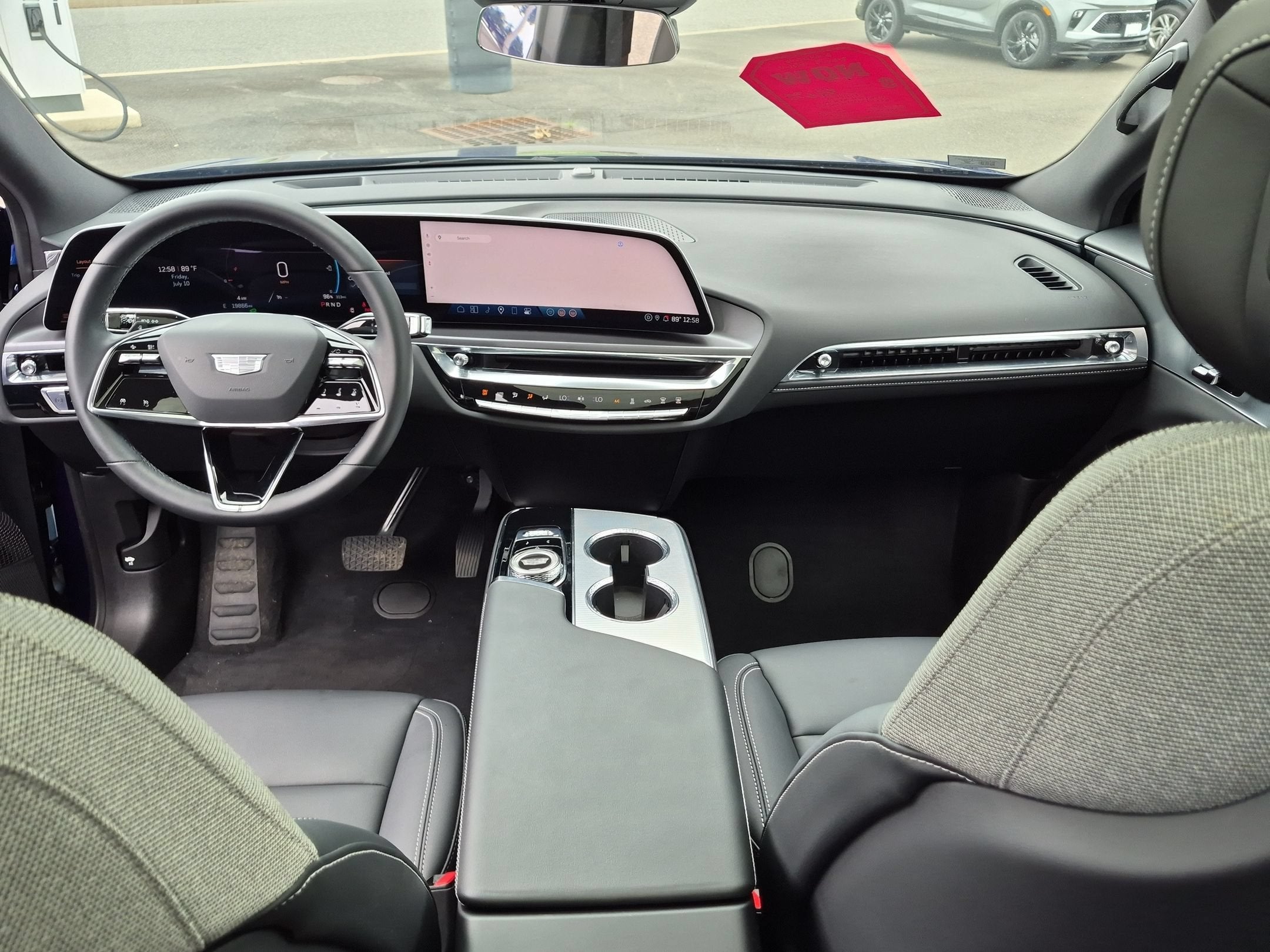 2024 Cadillac LYRIQ Tech