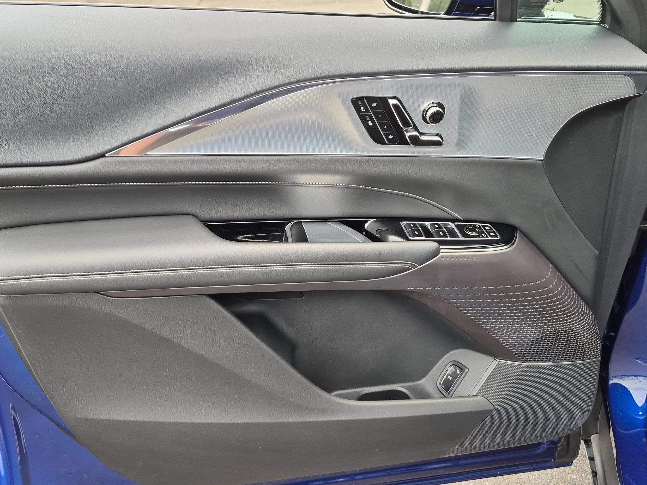 2024 Cadillac LYRIQ Tech