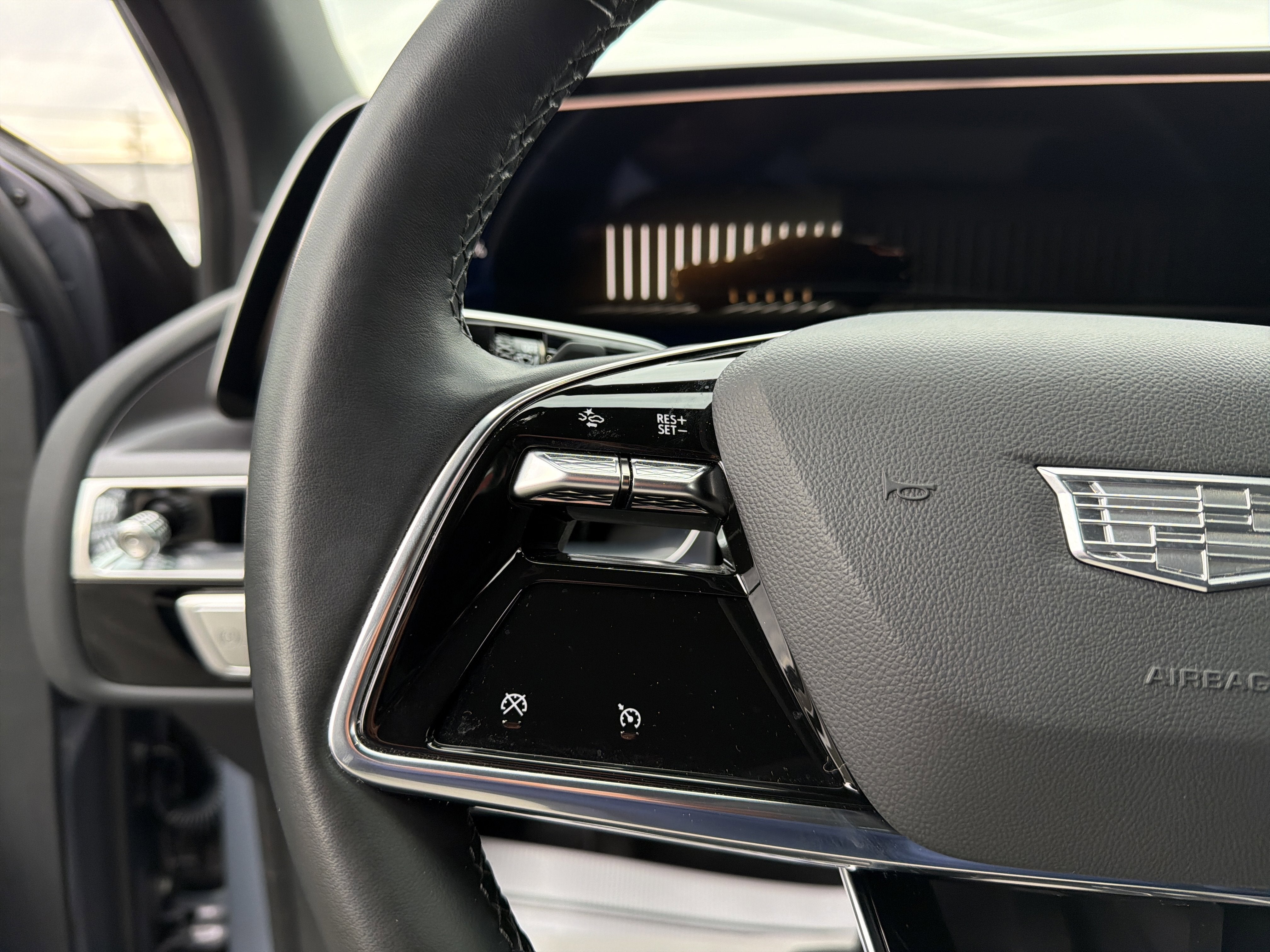 2024 Cadillac LYRIQ Tech