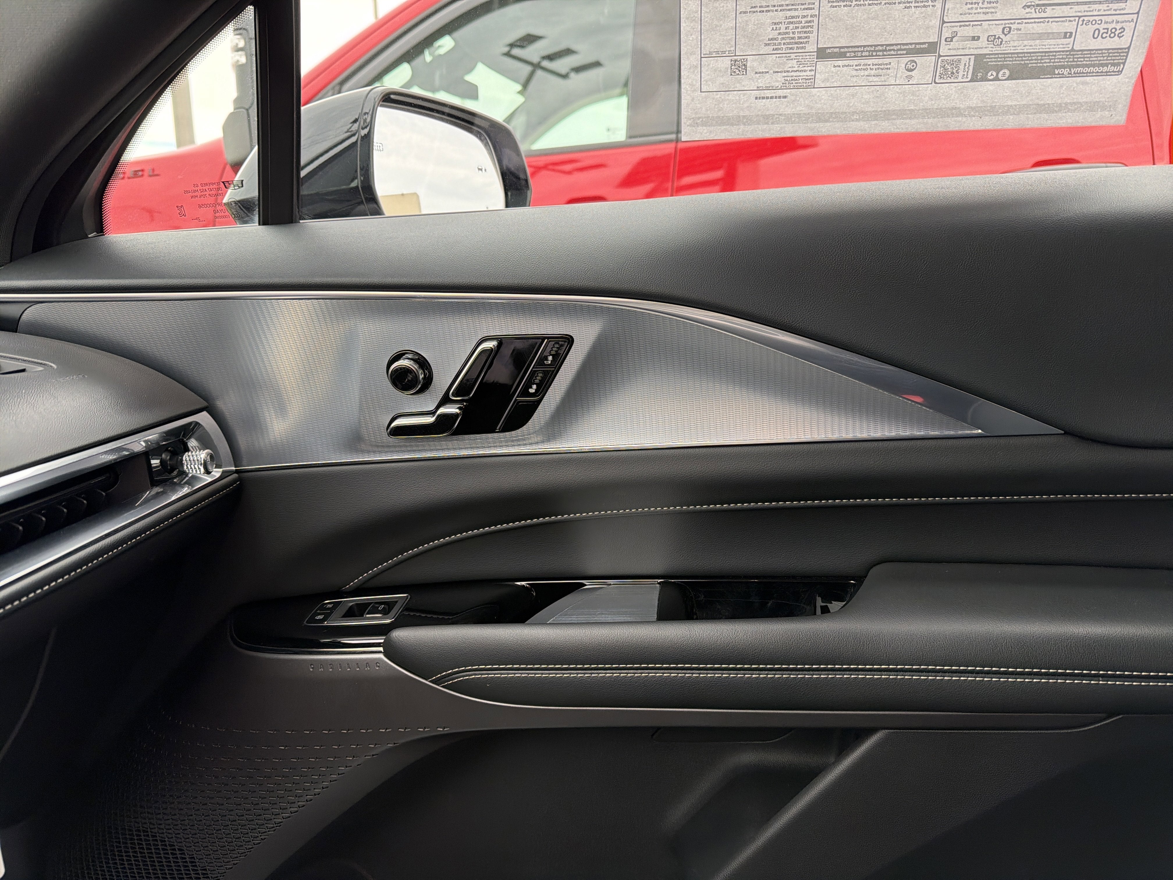 2024 Cadillac LYRIQ Tech