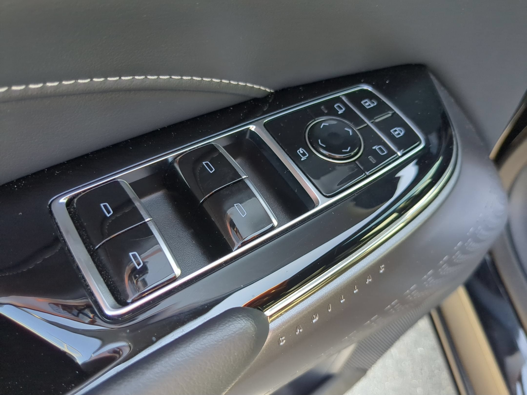 2024 Cadillac LYRIQ Tech