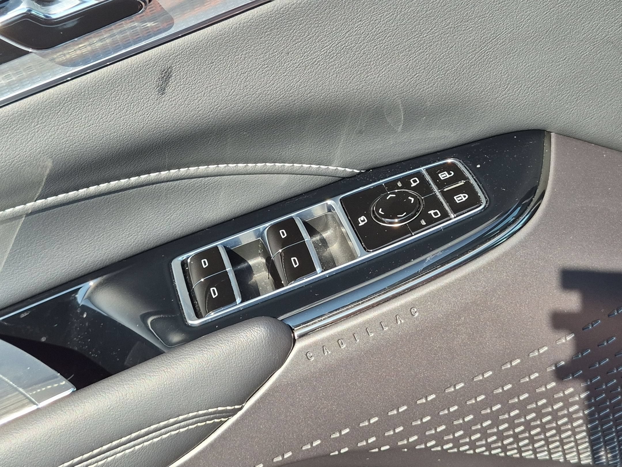 2024 Cadillac LYRIQ Tech