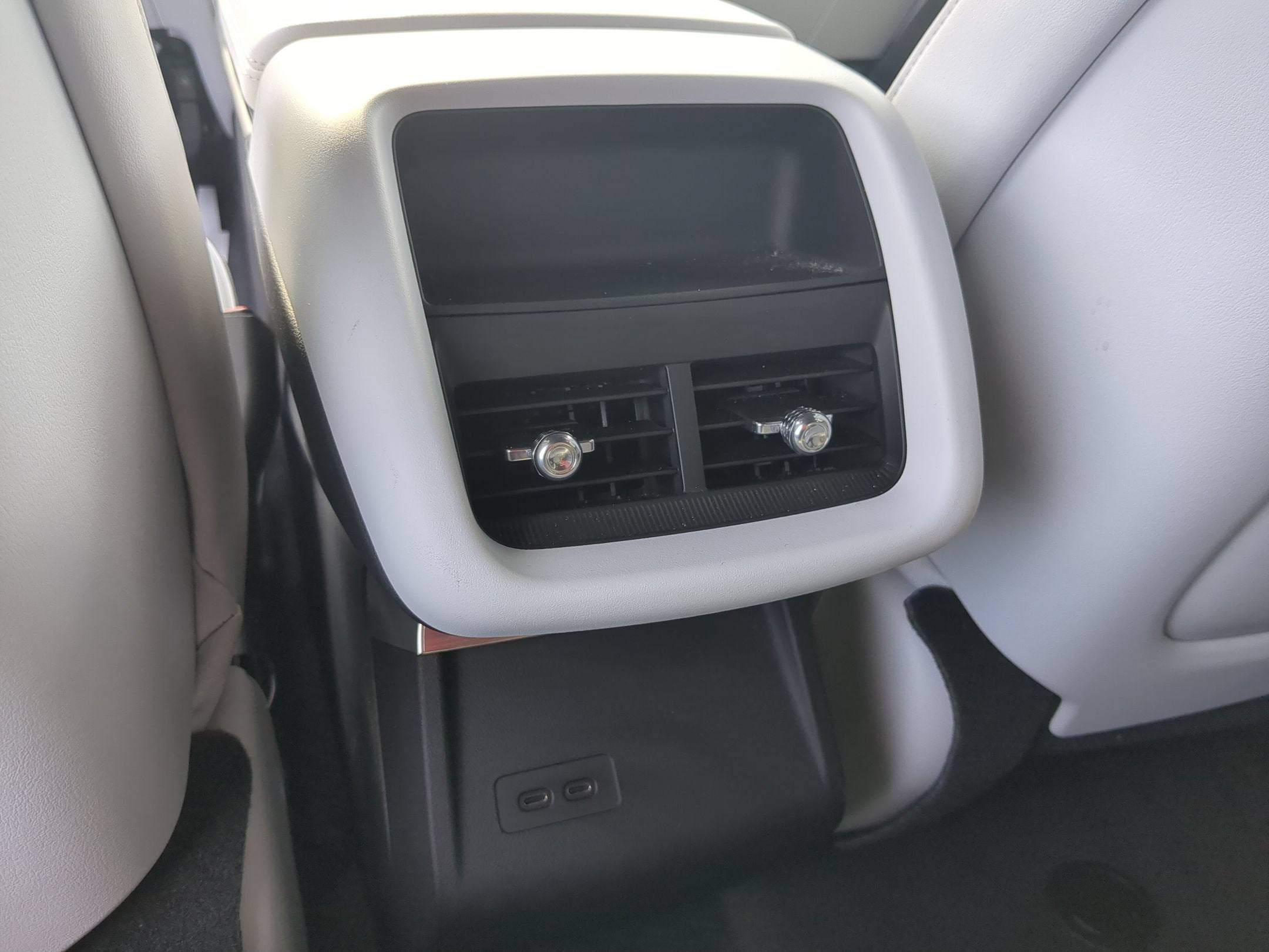 2024 Cadillac LYRIQ Luxury 1