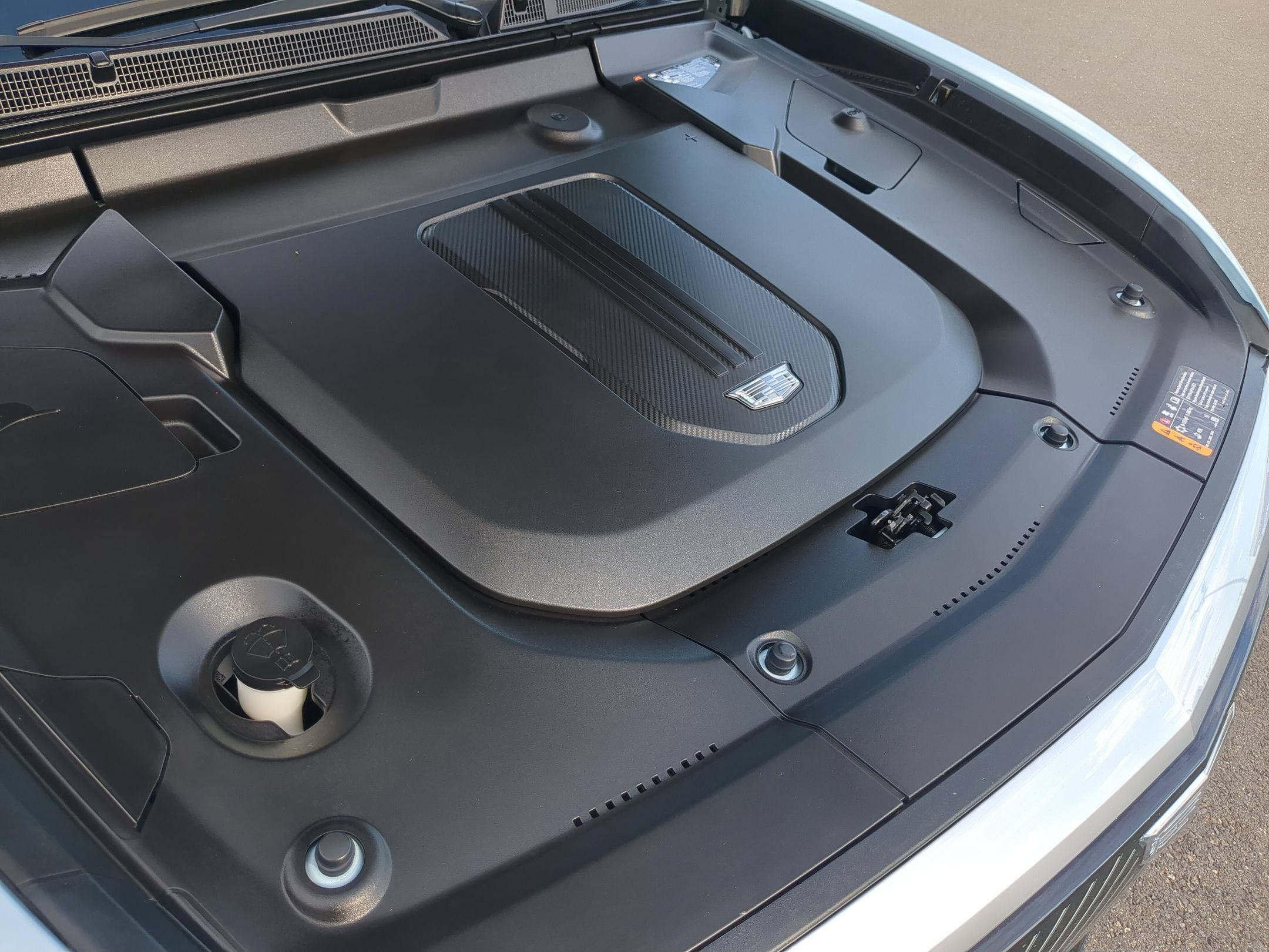 2024 Cadillac LYRIQ Luxury 1