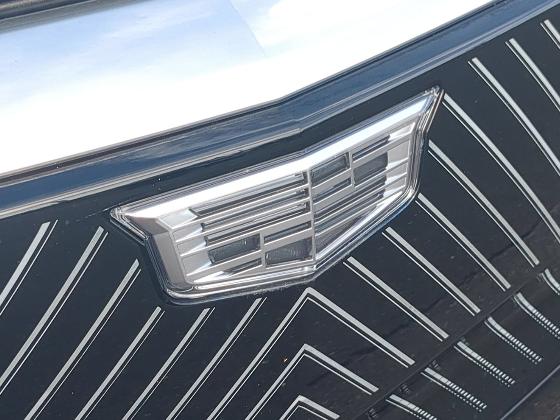 2024 Cadillac LYRIQ Luxury 1
