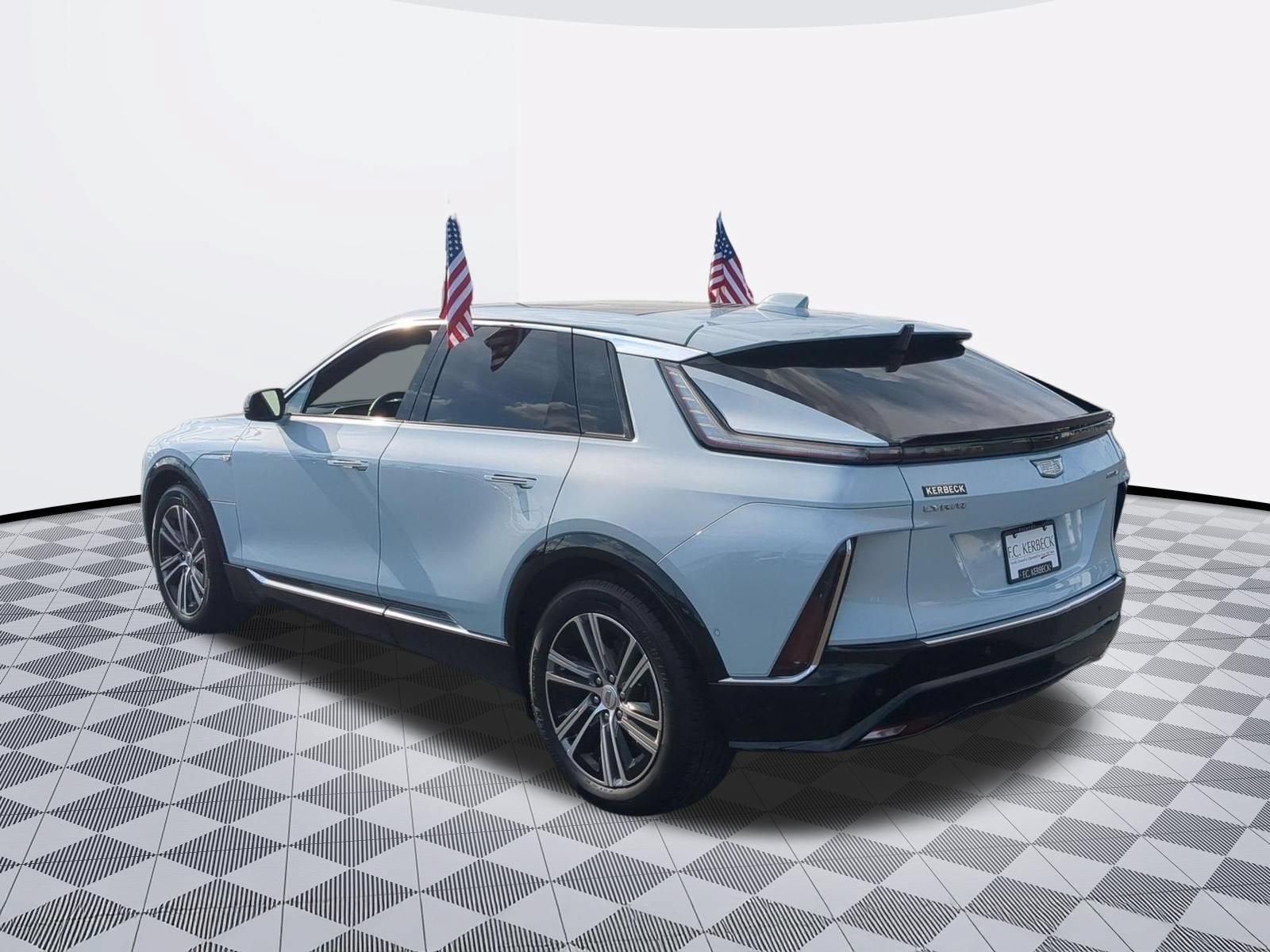 2024 Cadillac LYRIQ Luxury 1