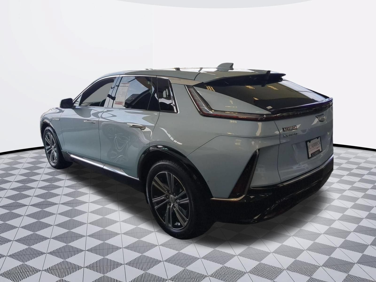 2024 Cadillac LYRIQ Luxury 1