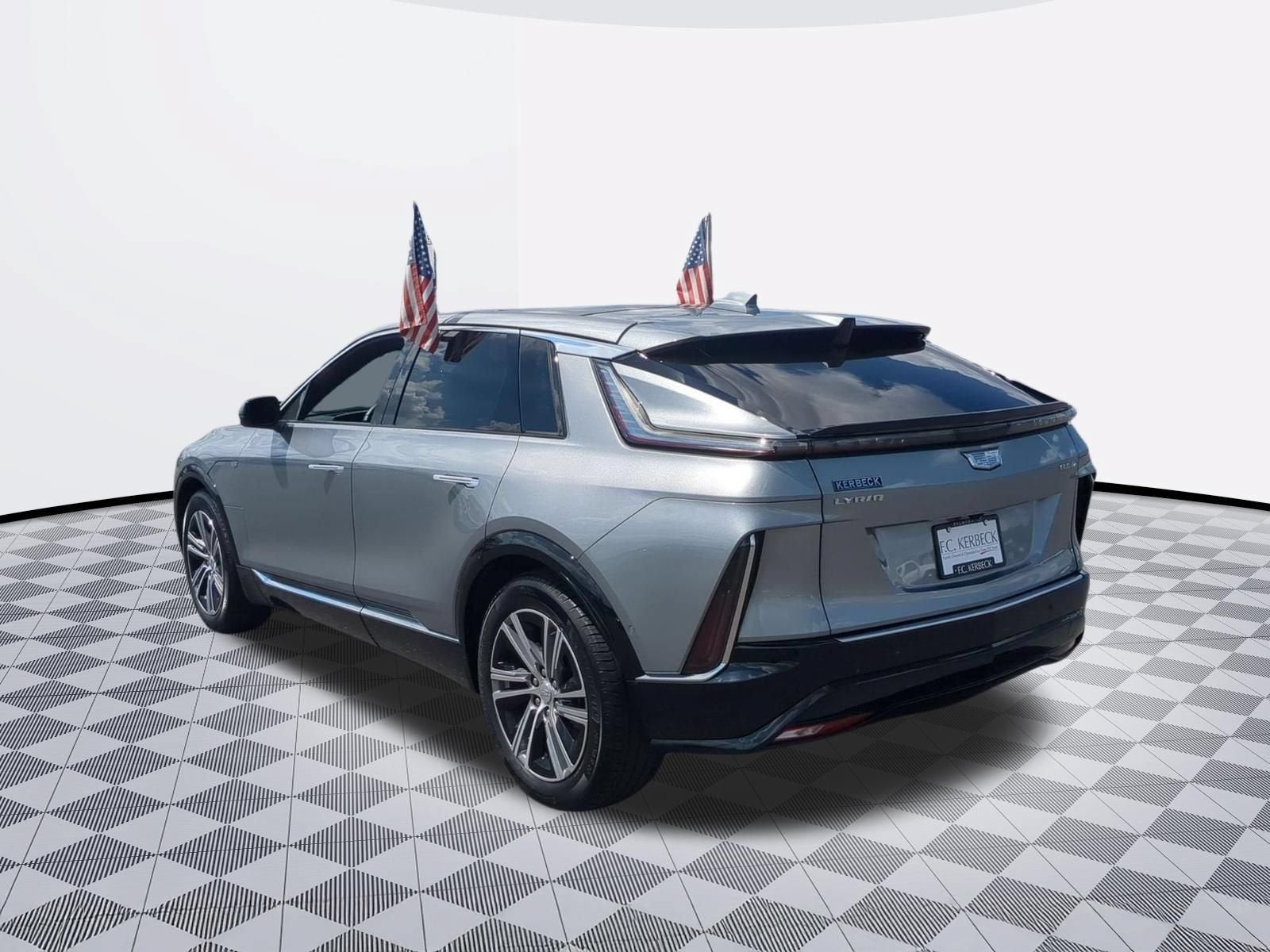 2024 Cadillac LYRIQ Luxury 1