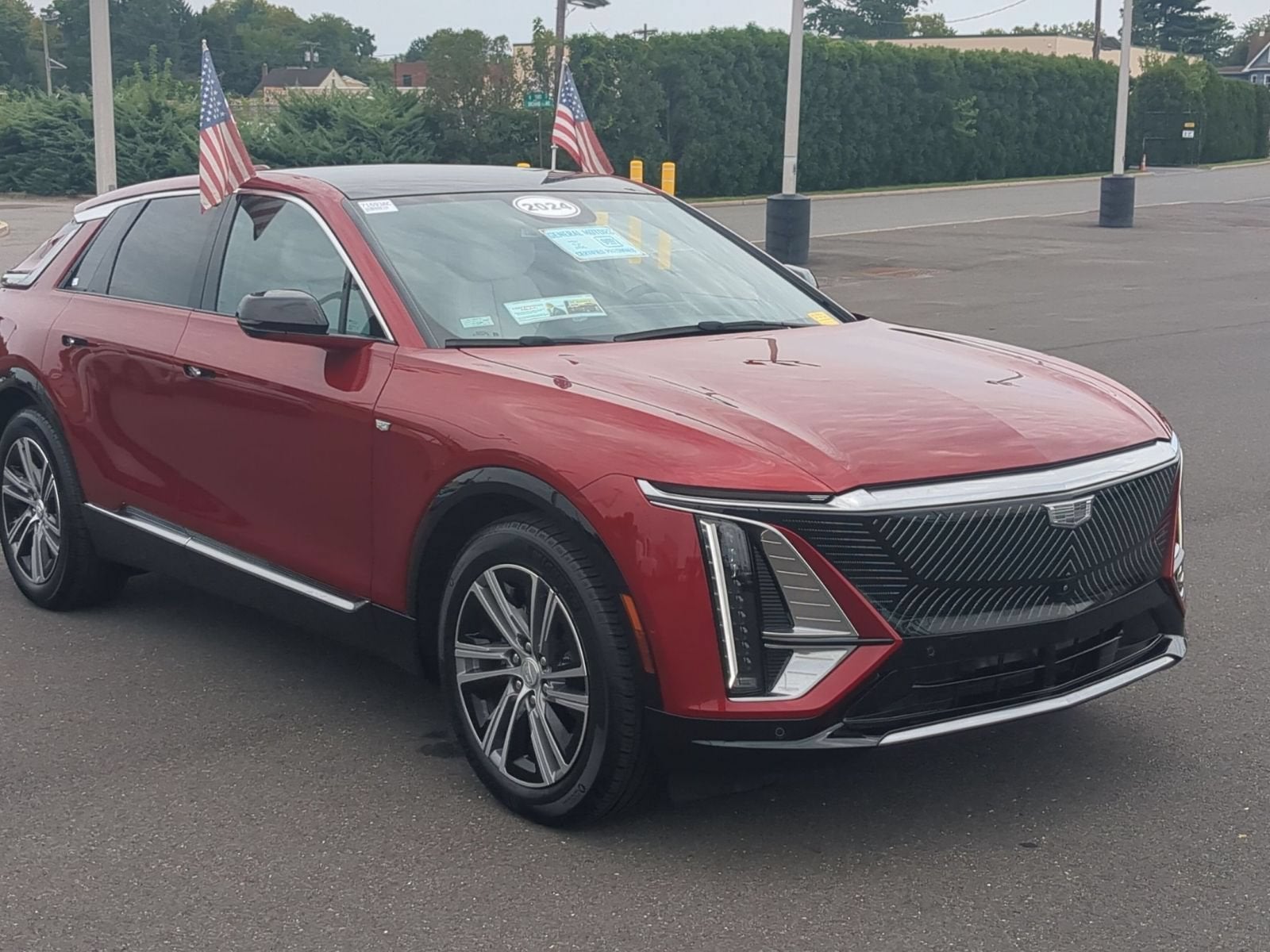 2024 Cadillac LYRIQ Luxury 1