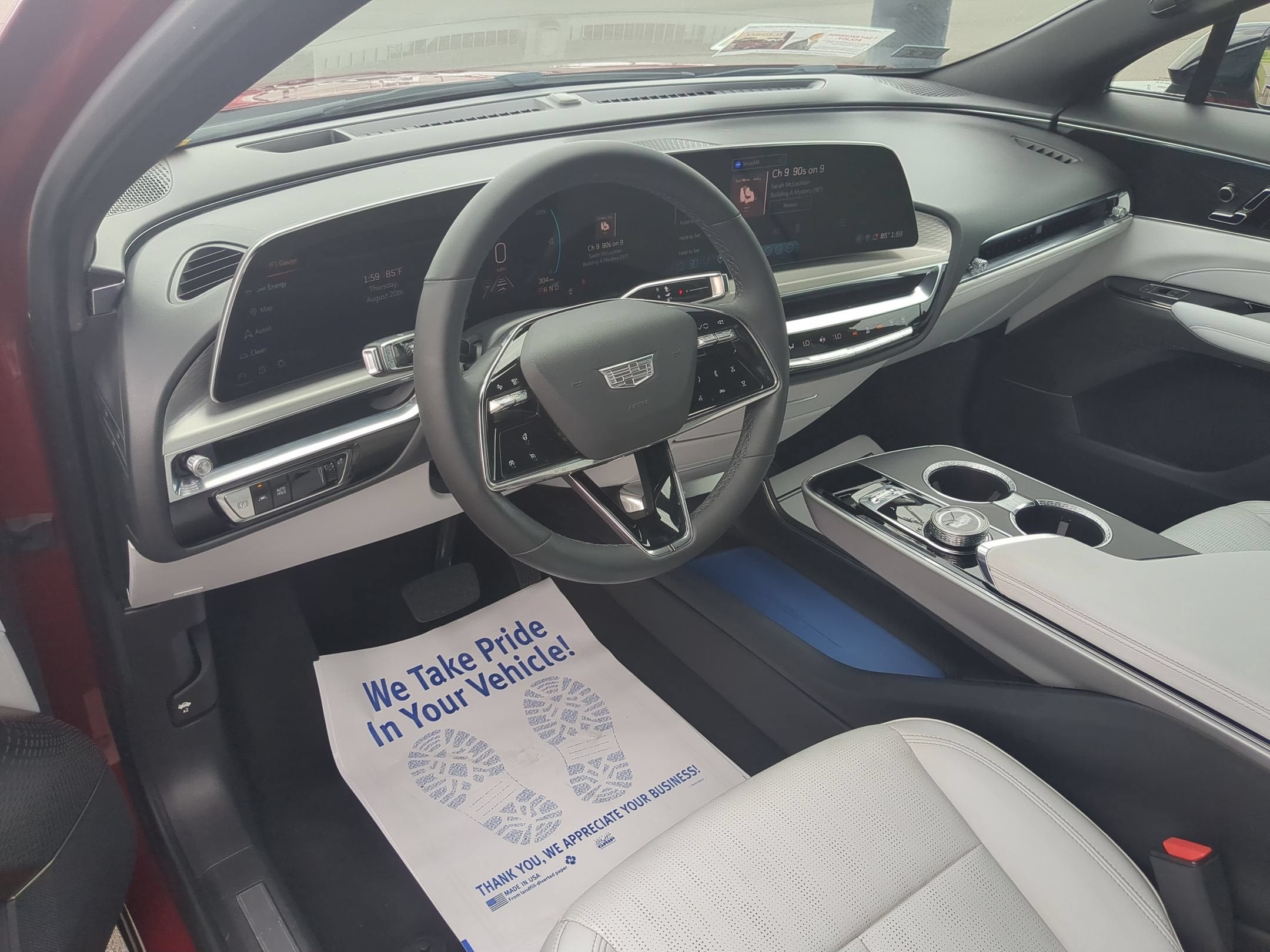 2024 Cadillac LYRIQ Luxury 1