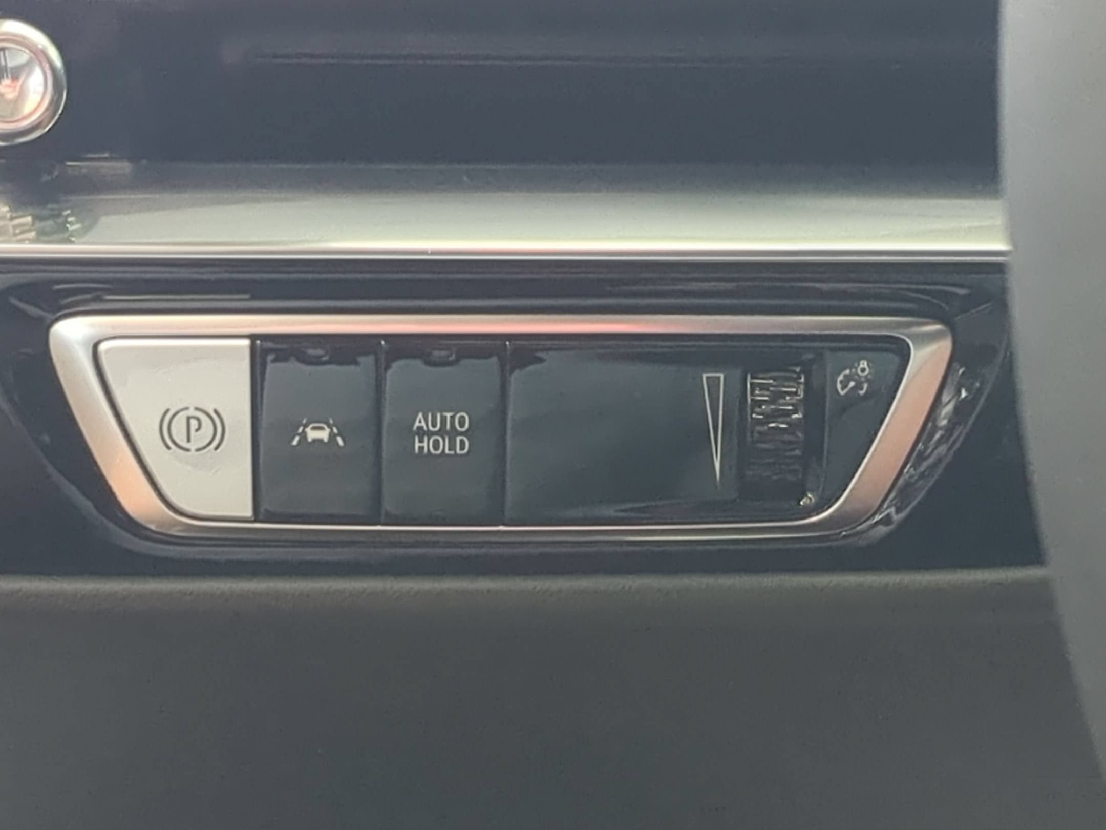 2024 Cadillac LYRIQ Luxury 2