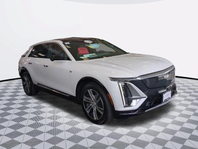 2024 Cadillac LYRIQ Luxury 2