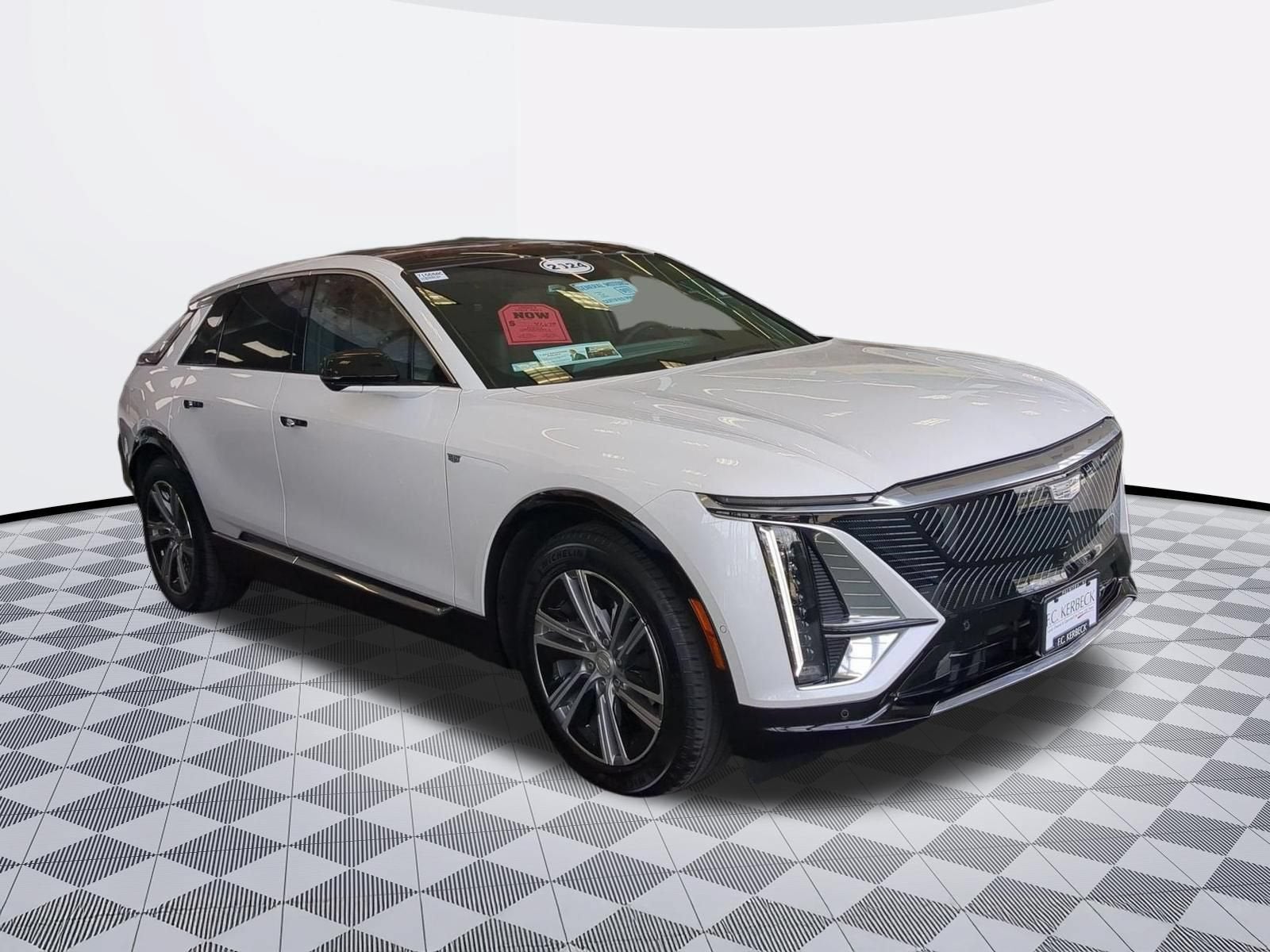 2024 Cadillac LYRIQ Luxury 2