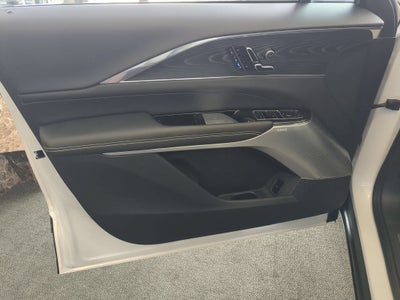 2024 Cadillac LYRIQ Luxury 2