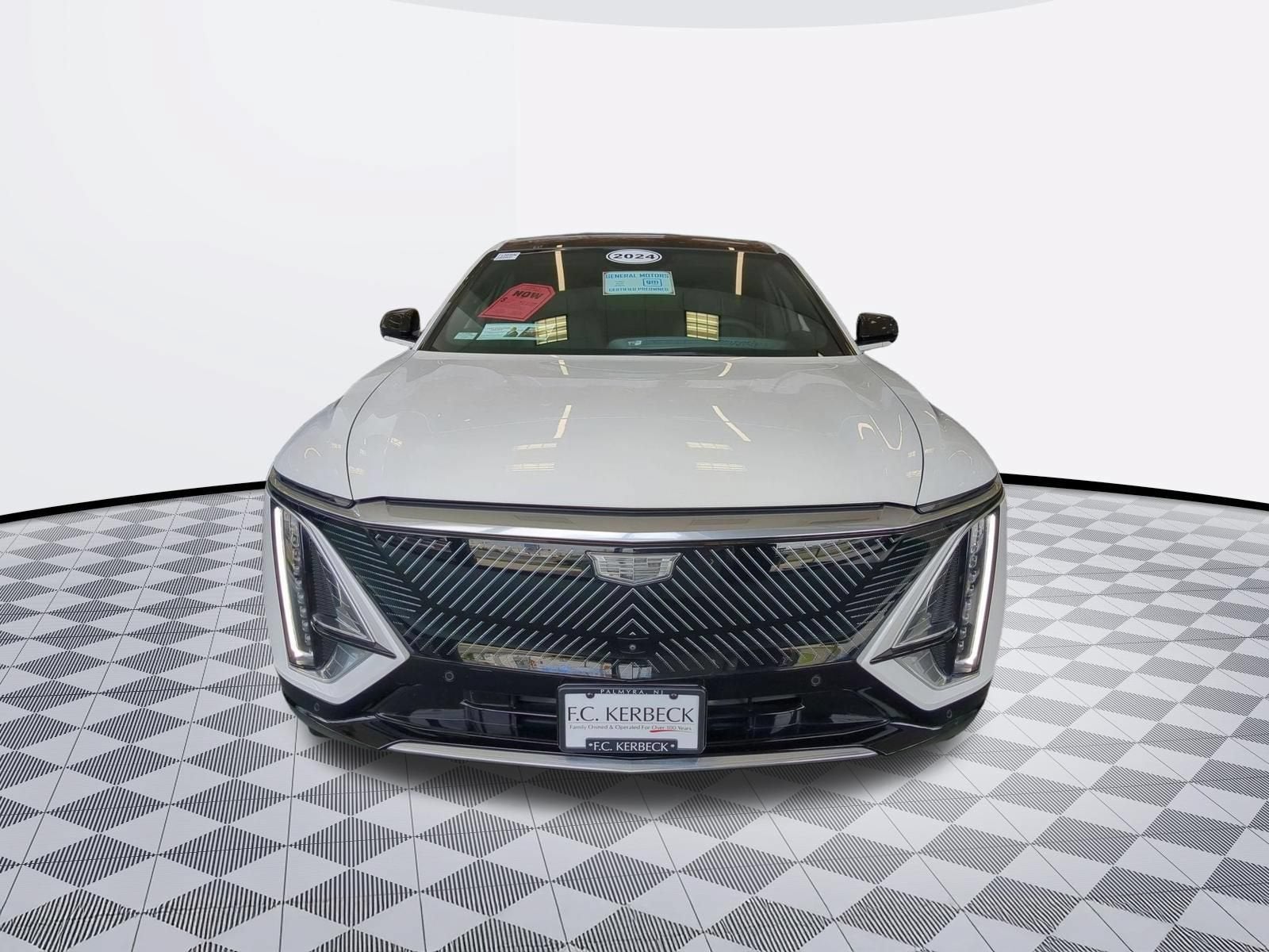 2024 Cadillac LYRIQ Luxury 2