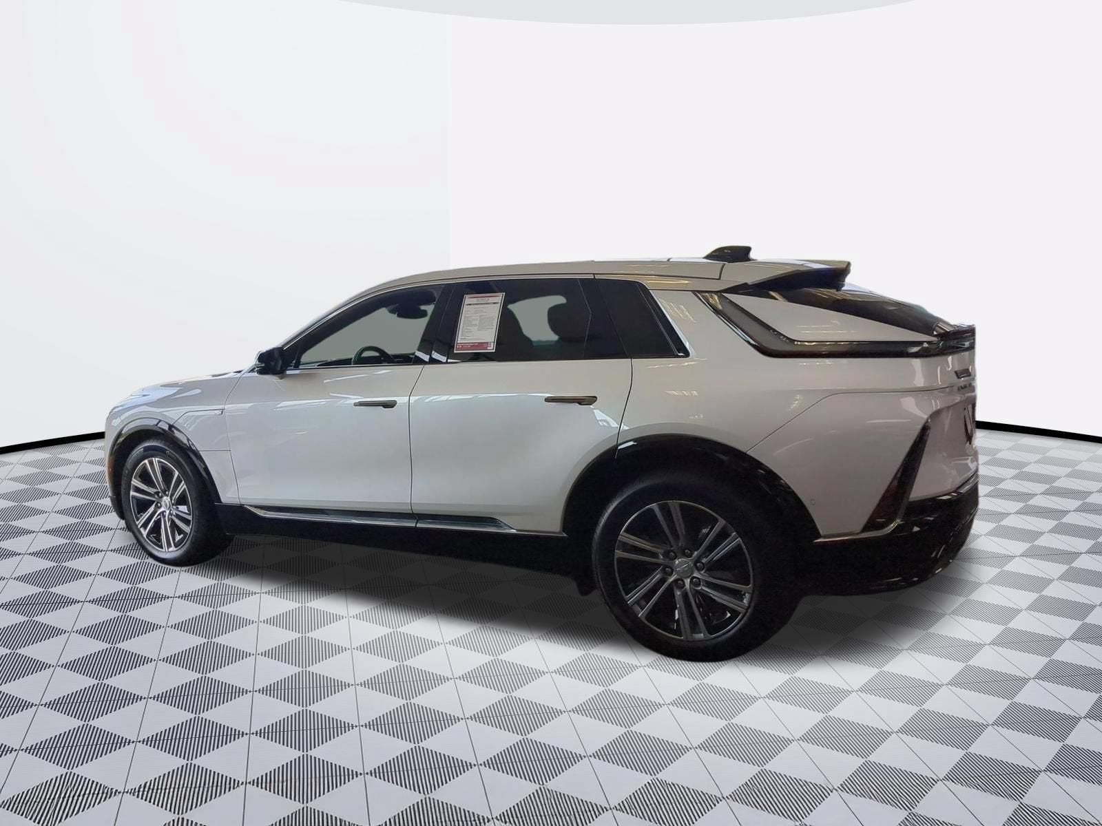 2024 Cadillac LYRIQ Luxury 2