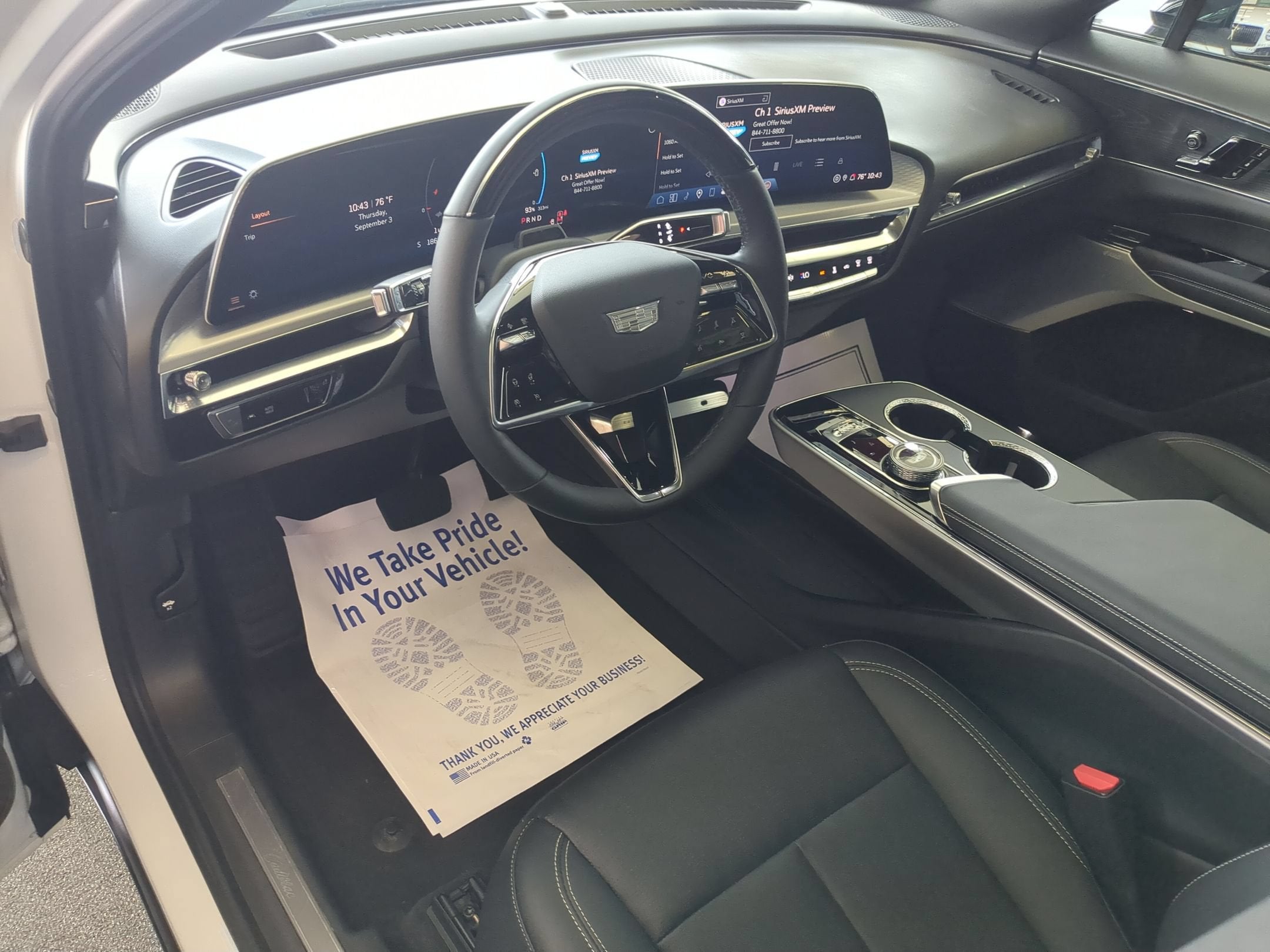 2024 Cadillac LYRIQ Luxury 2