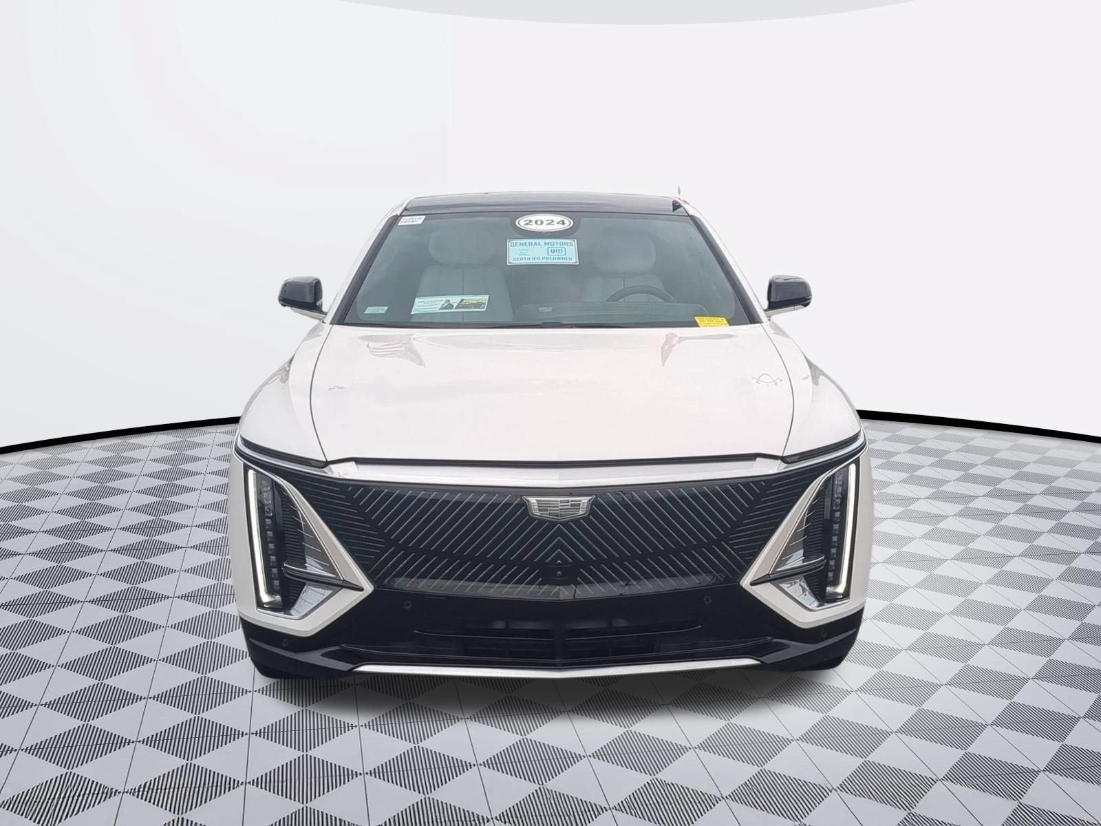2024 Cadillac LYRIQ Luxury 2