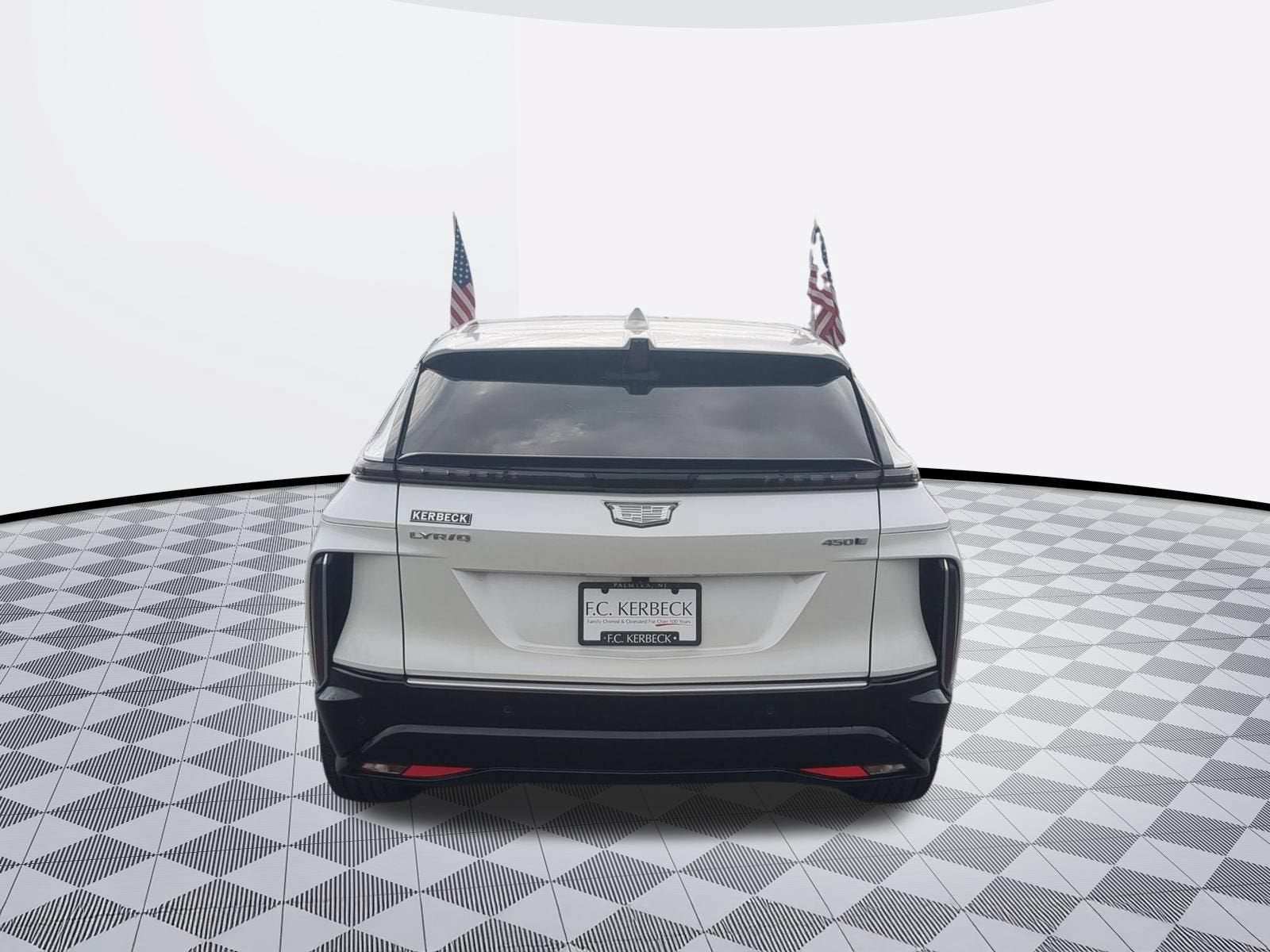 2024 Cadillac LYRIQ Luxury 2