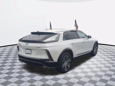 2024 Cadillac LYRIQ Luxury 2