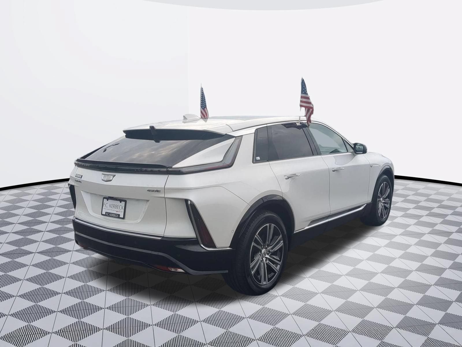 2024 Cadillac LYRIQ Luxury 2