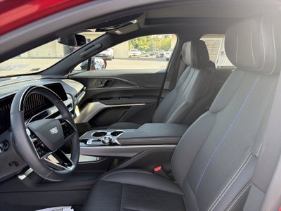 2024 Cadillac LYRIQ Luxury 2