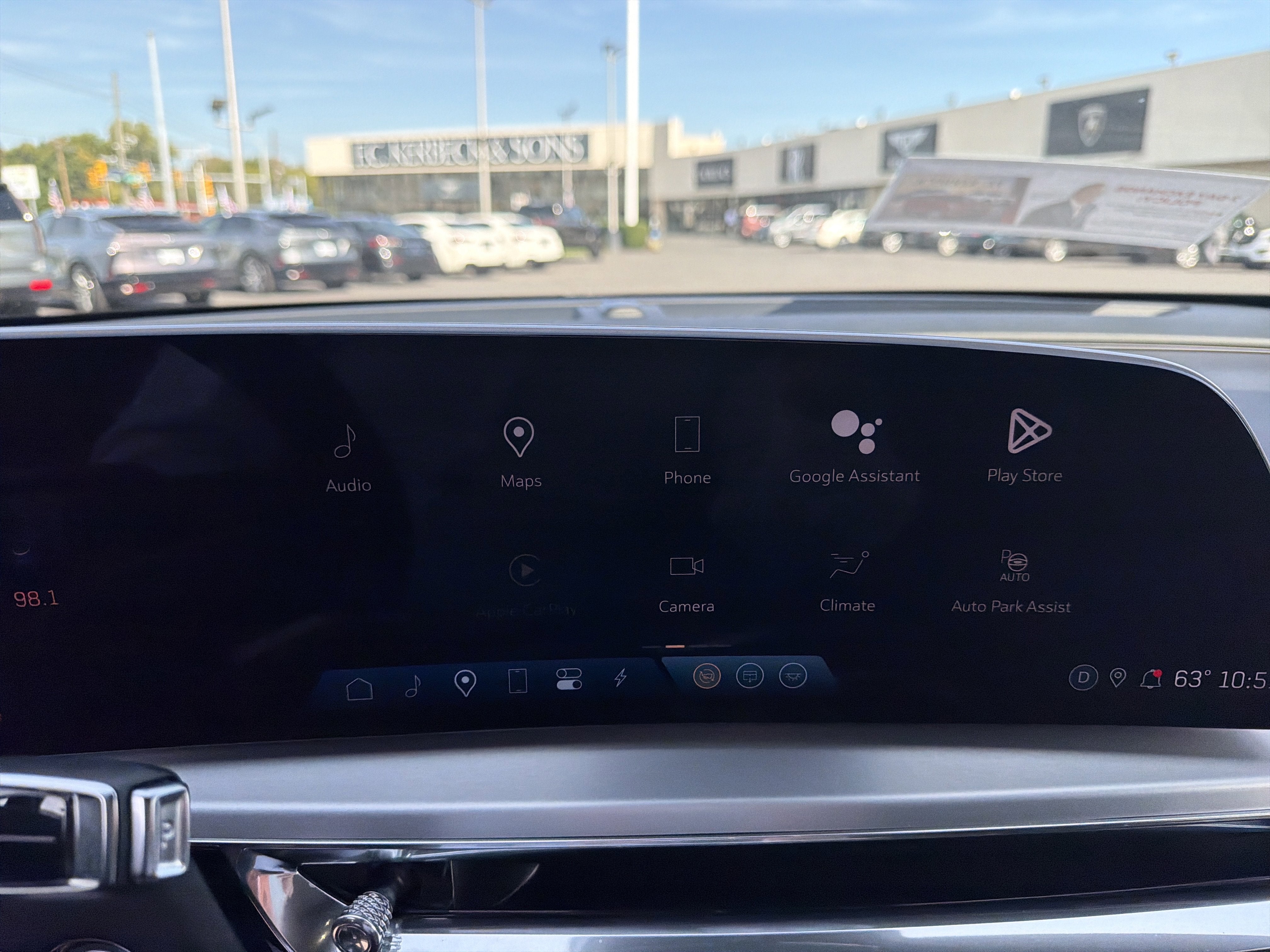 2024 Cadillac LYRIQ Luxury 2