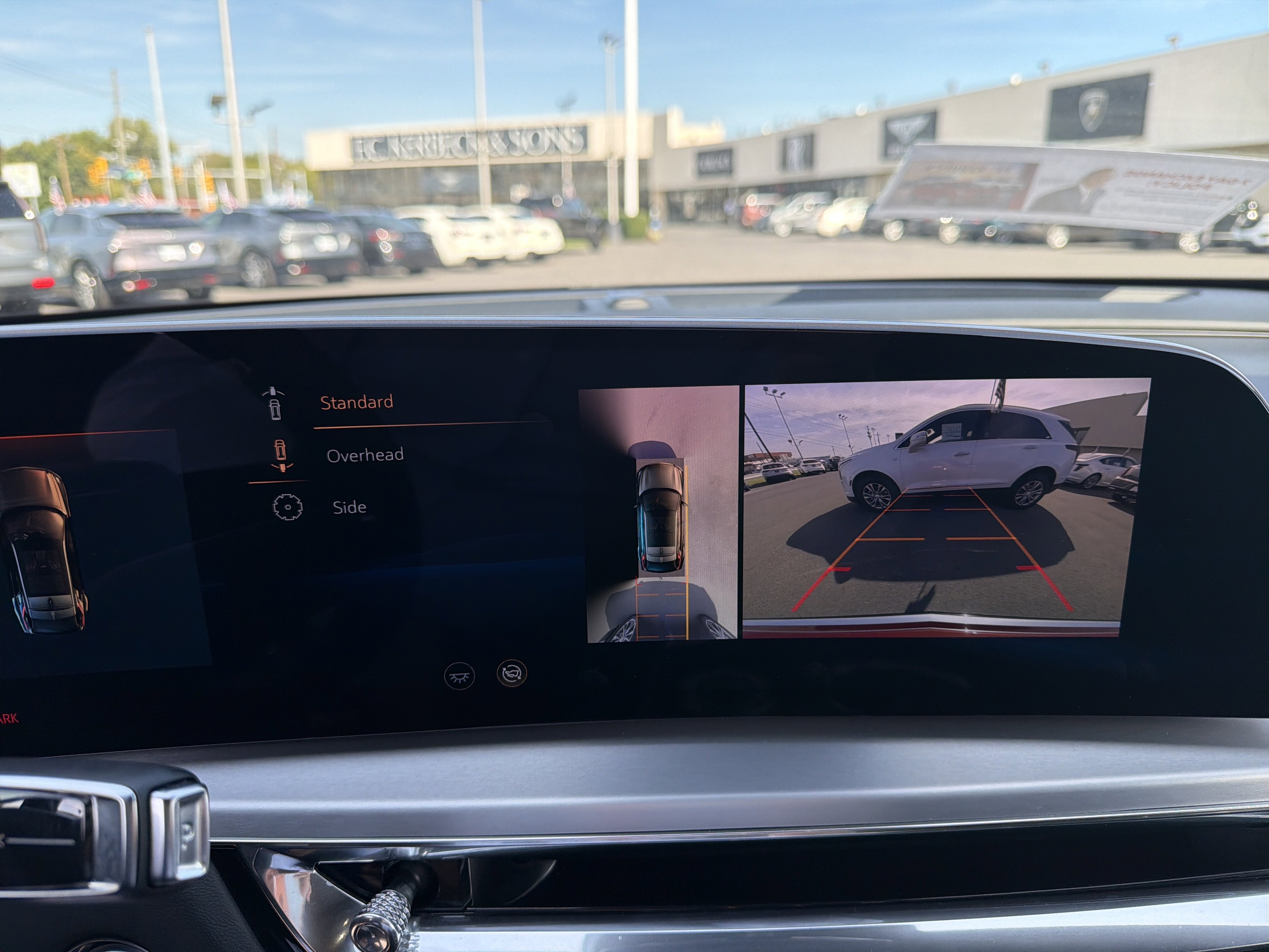 2024 Cadillac LYRIQ Luxury 2