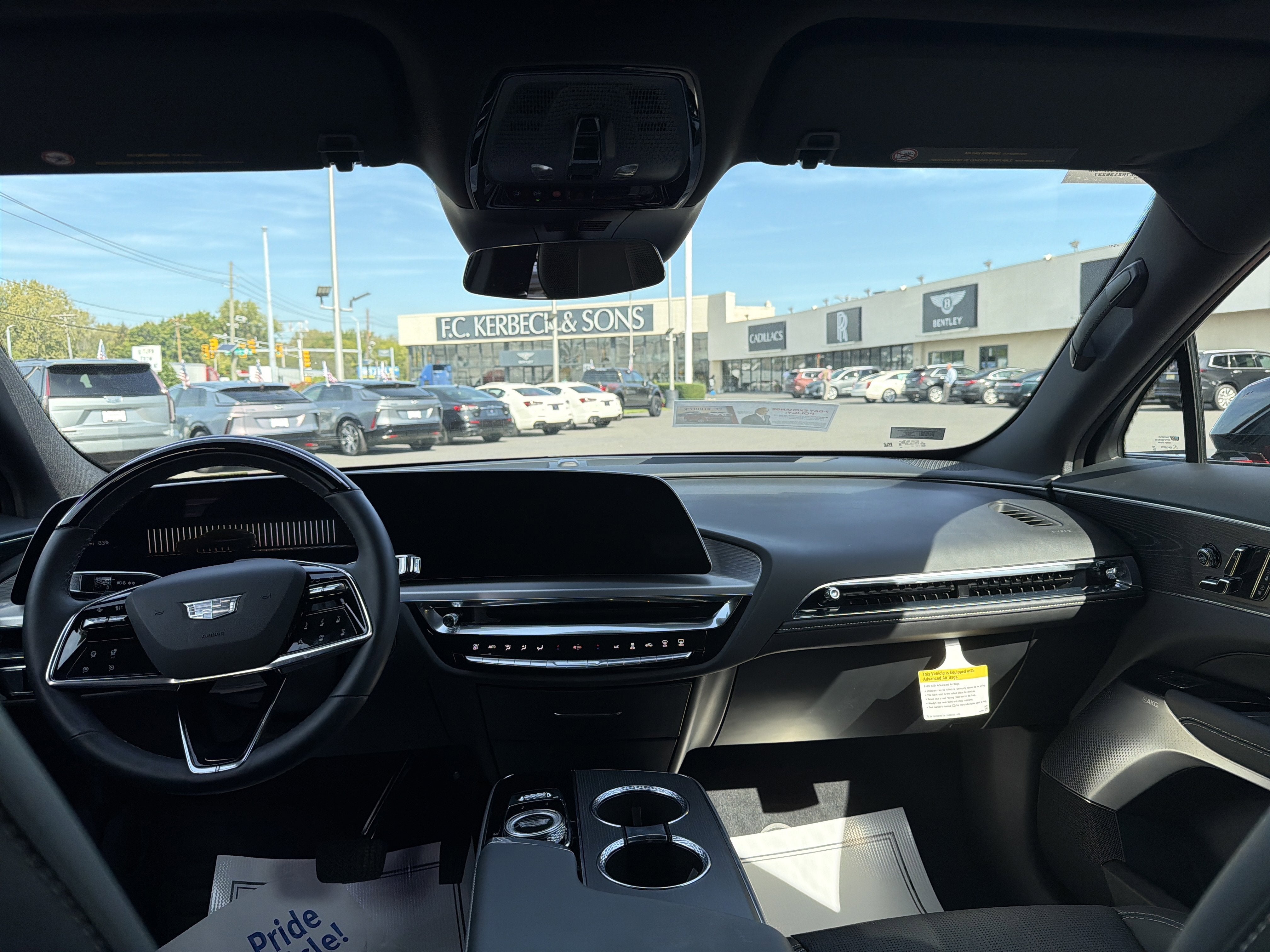 2024 Cadillac LYRIQ Luxury 2