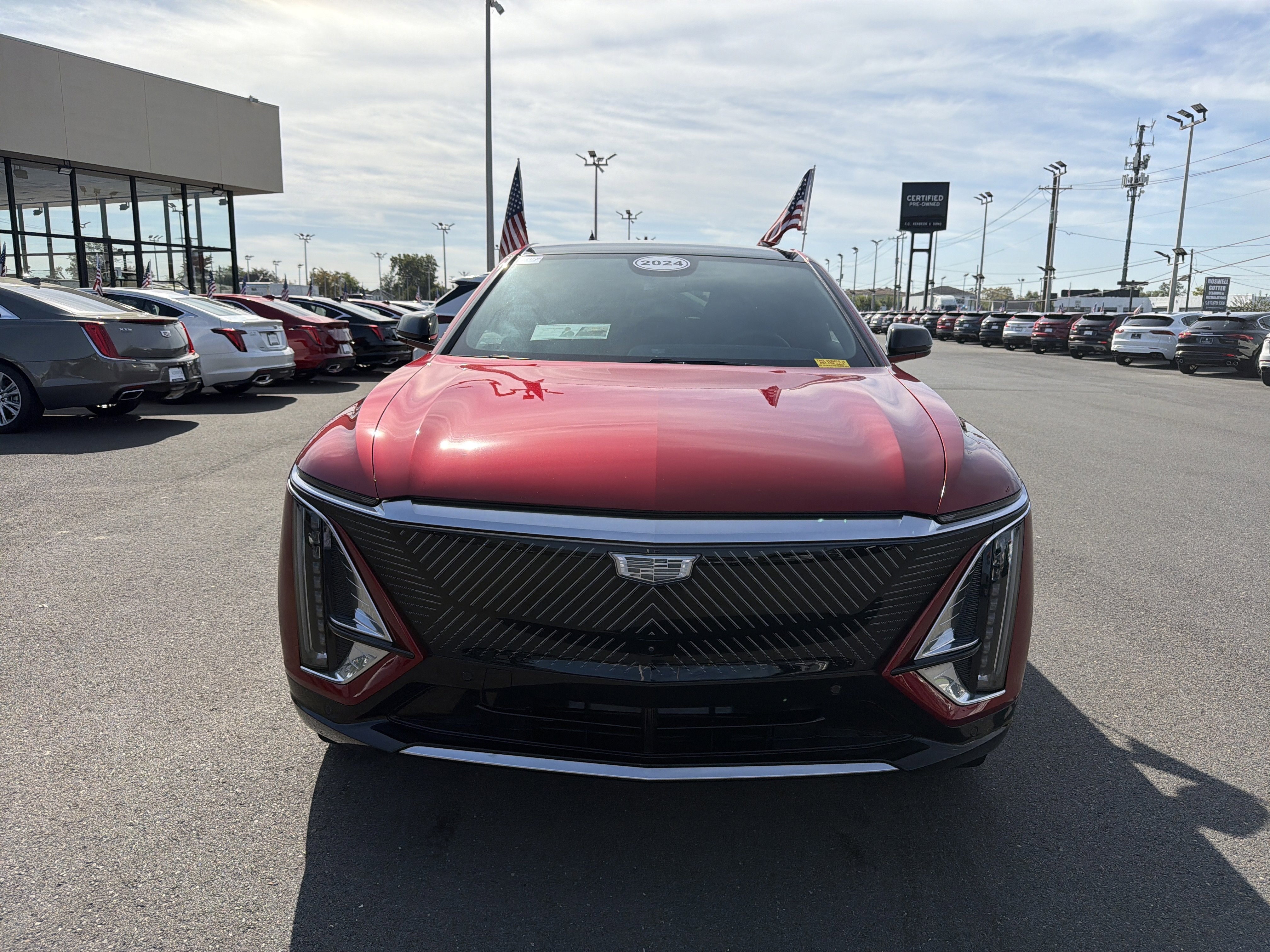 2024 Cadillac LYRIQ Luxury 2