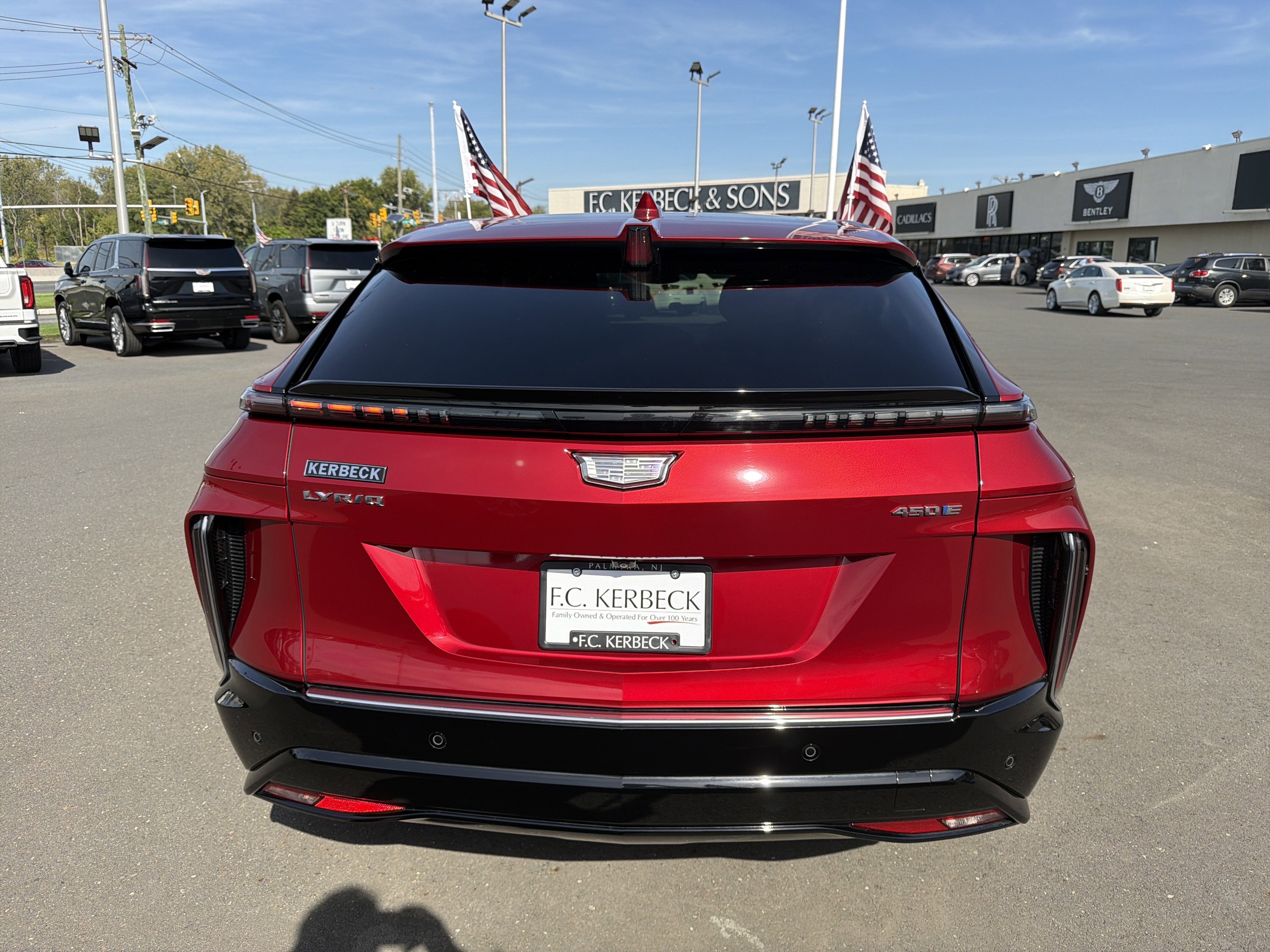 2024 Cadillac LYRIQ Luxury 2