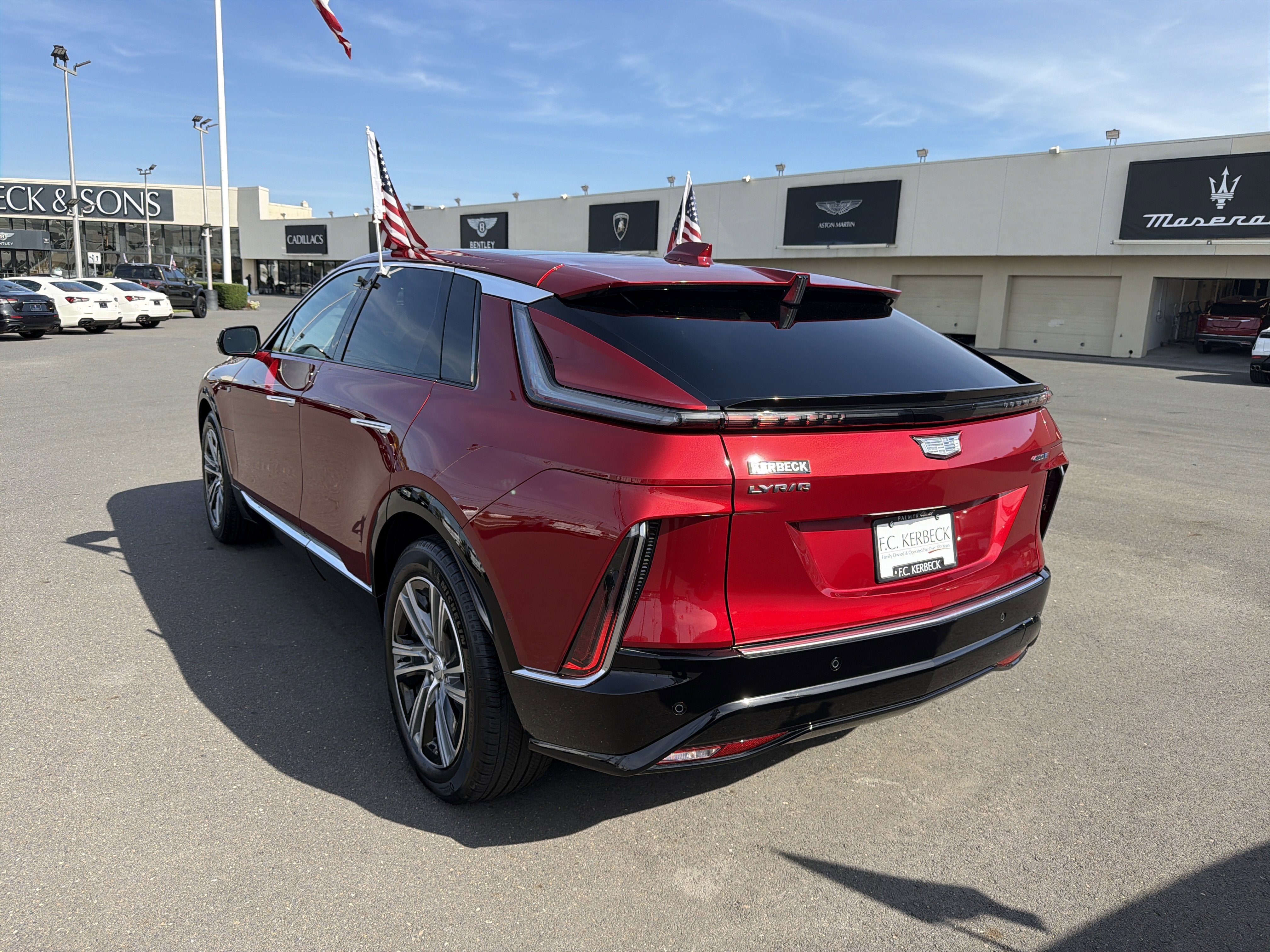 2024 Cadillac LYRIQ Luxury 2