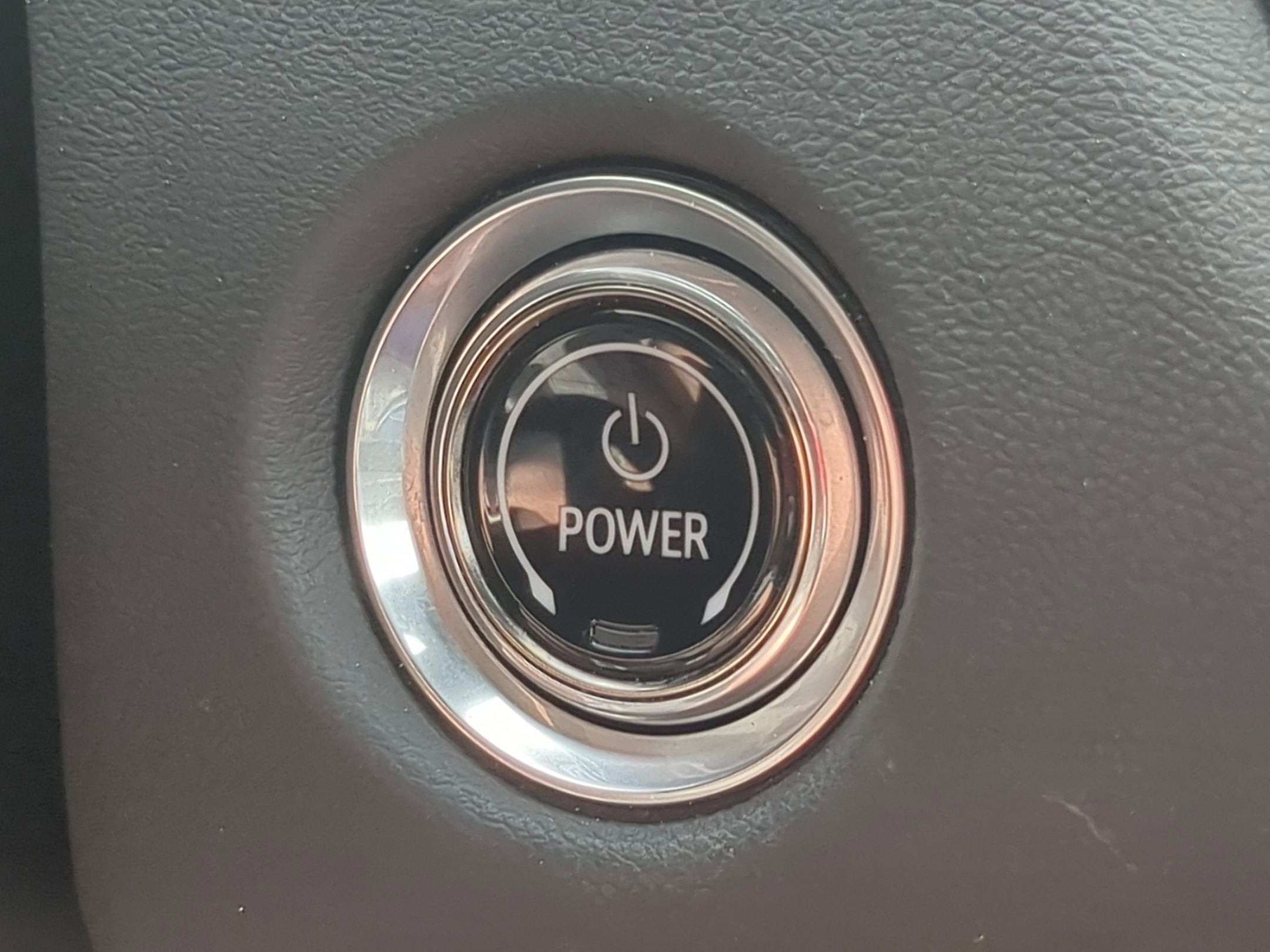 2024 Cadillac LYRIQ Luxury 2