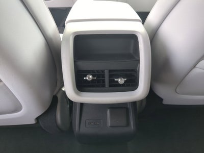 2024 Cadillac LYRIQ Luxury 2