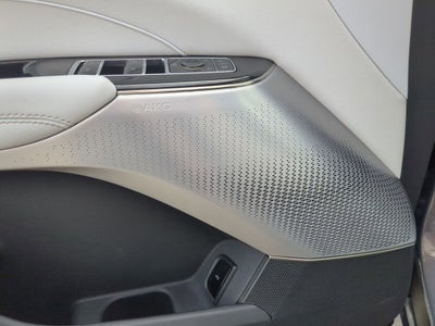 2024 Cadillac LYRIQ Luxury 2