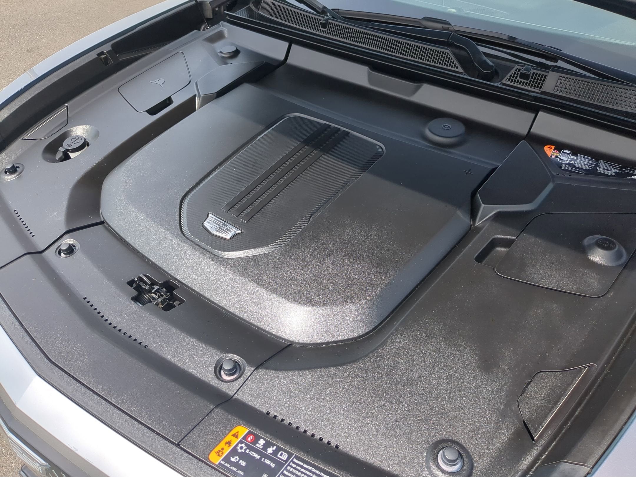 2024 Cadillac LYRIQ Luxury 2