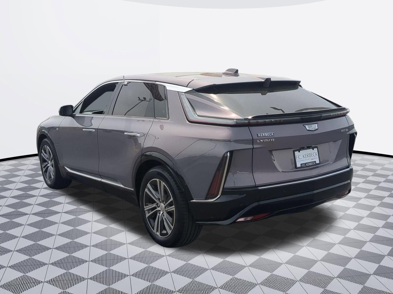 2024 Cadillac LYRIQ Luxury 2