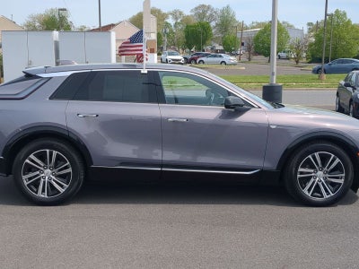 2024 Cadillac LYRIQ Luxury 2